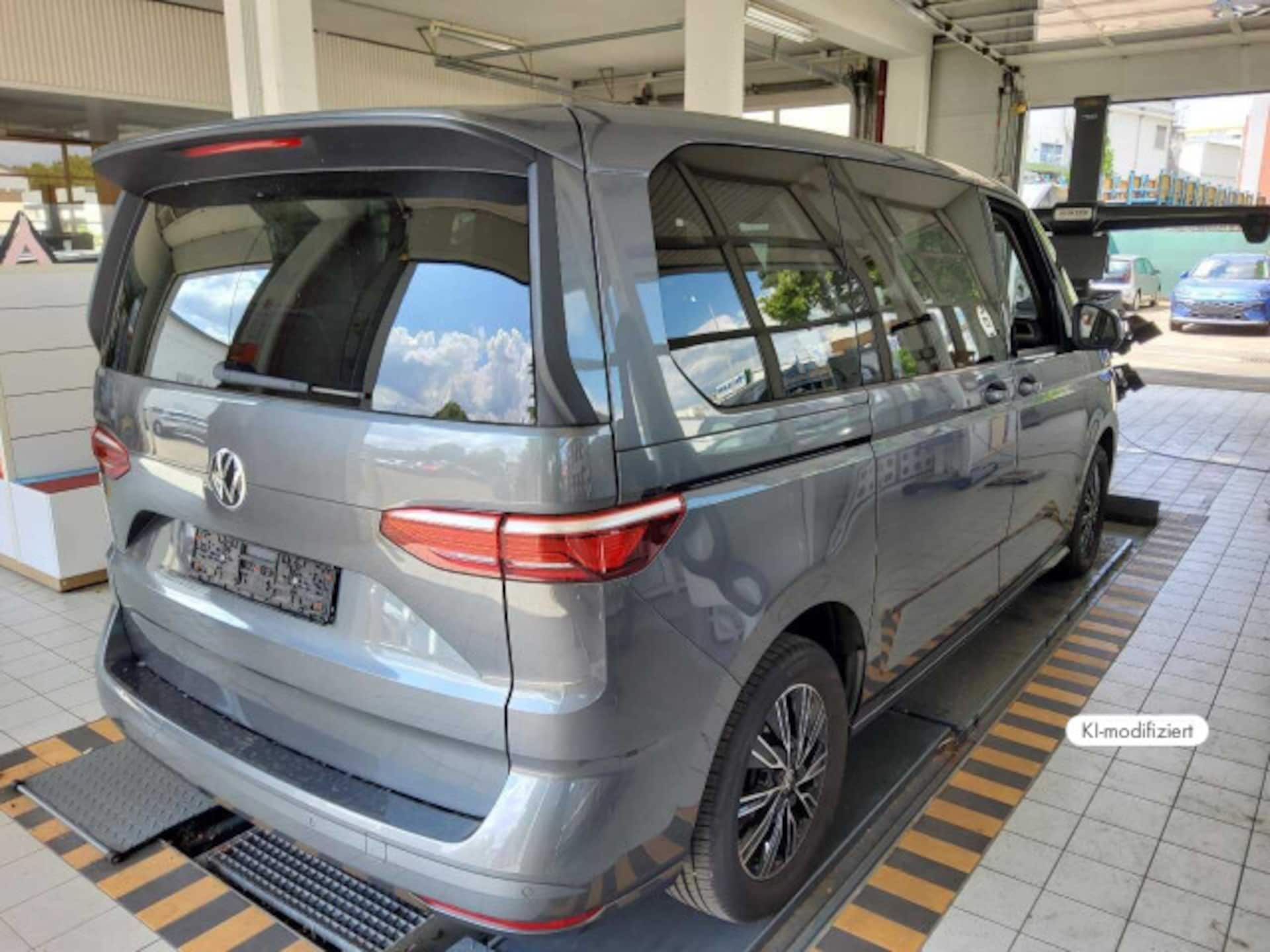 Volkswagen Multivan Basis-Modell