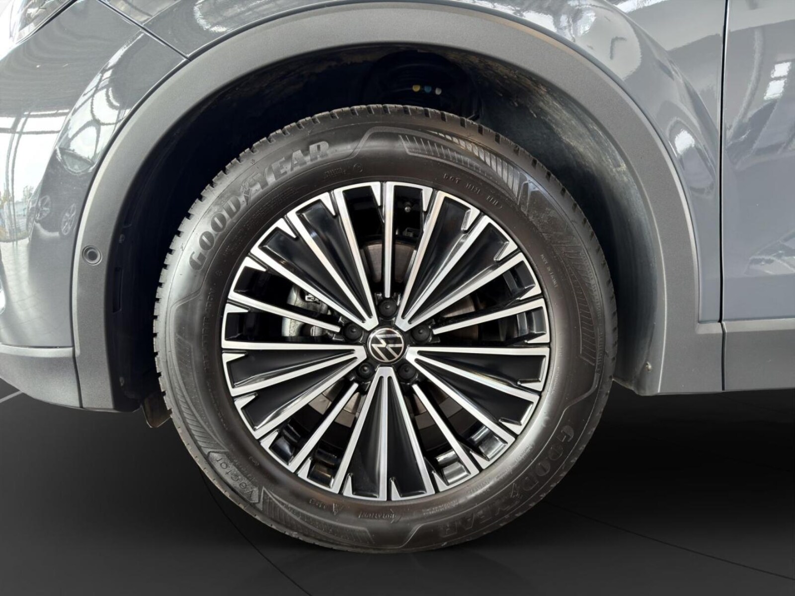 Volkswagen Tiguan – Bild 8