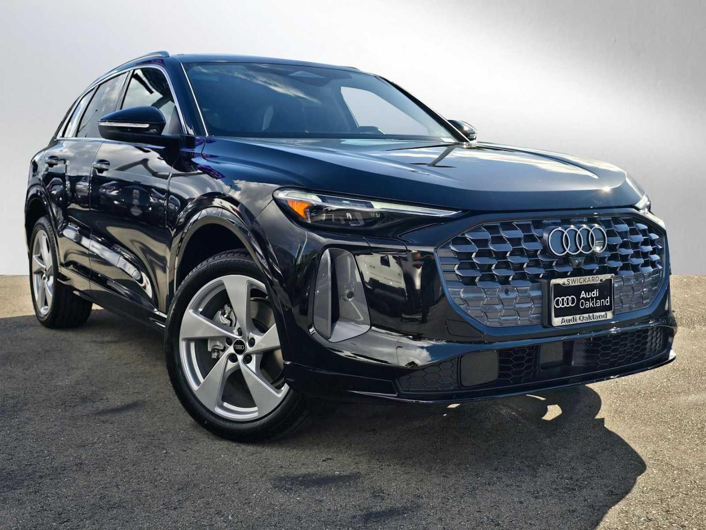 2025 Audi Q5 40 Premium Plus's photo