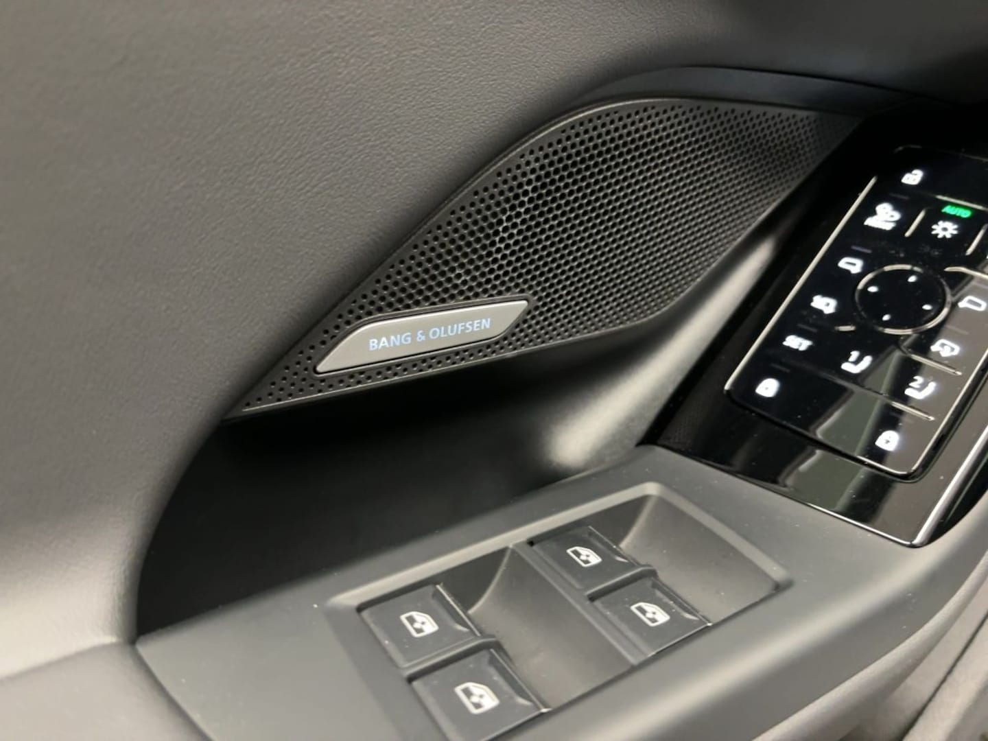 Bild über Audi A6 Sportback e-tron e-tron performance - für weitere Informationen kontaktieren Sie den Audi Partner