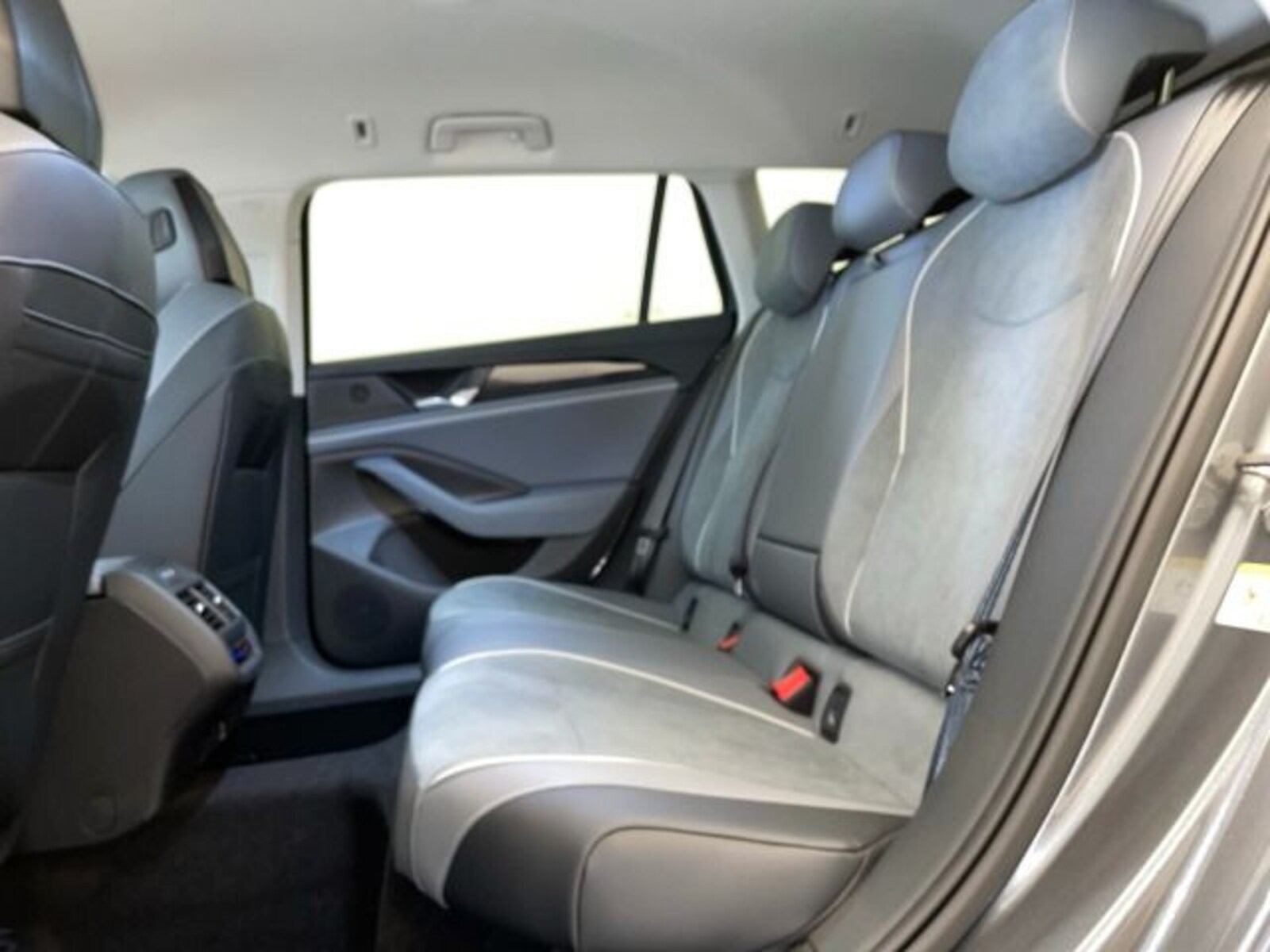 Volkswagen Passat – Bild 9