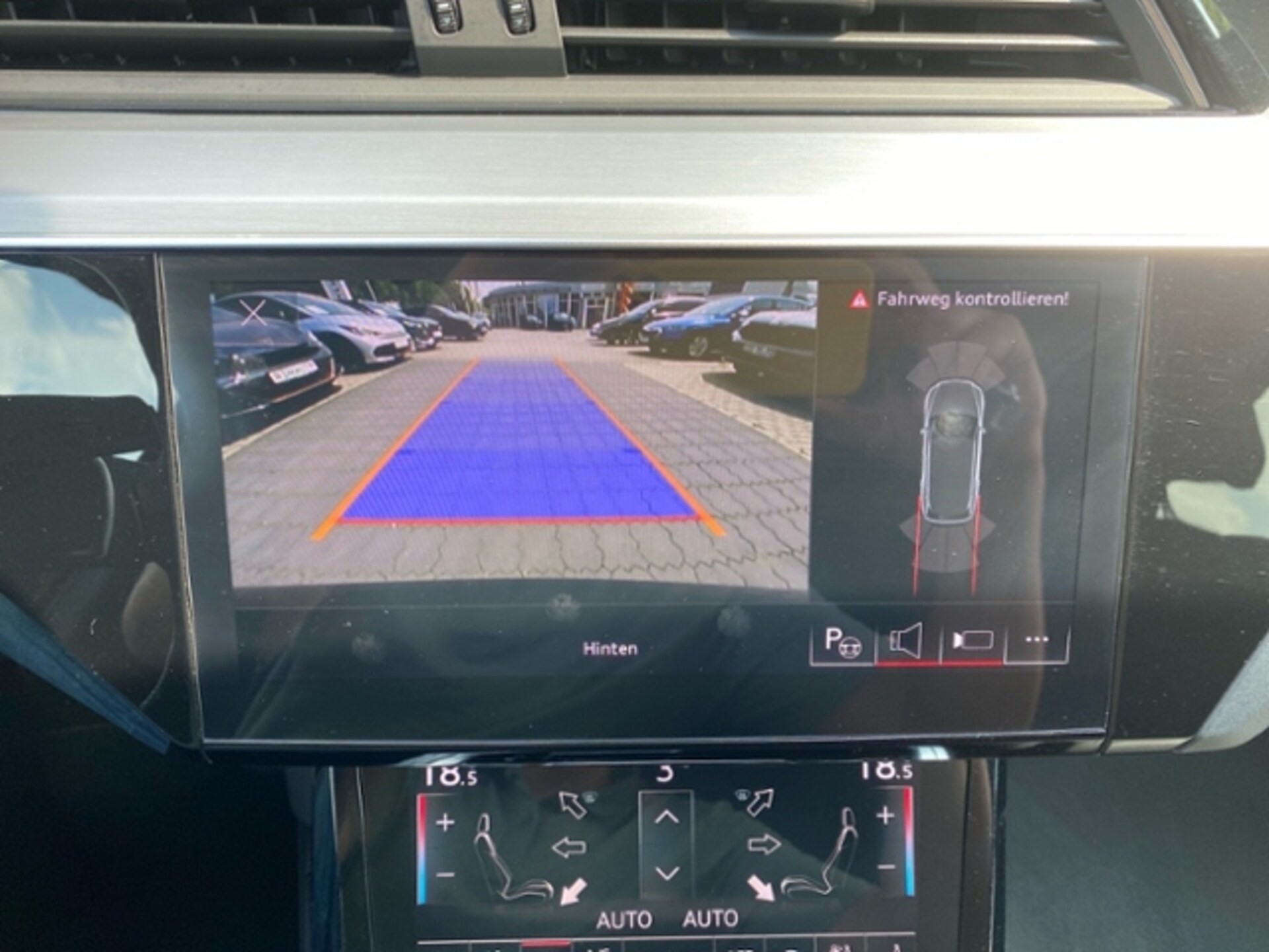 Audi e-tron S line
