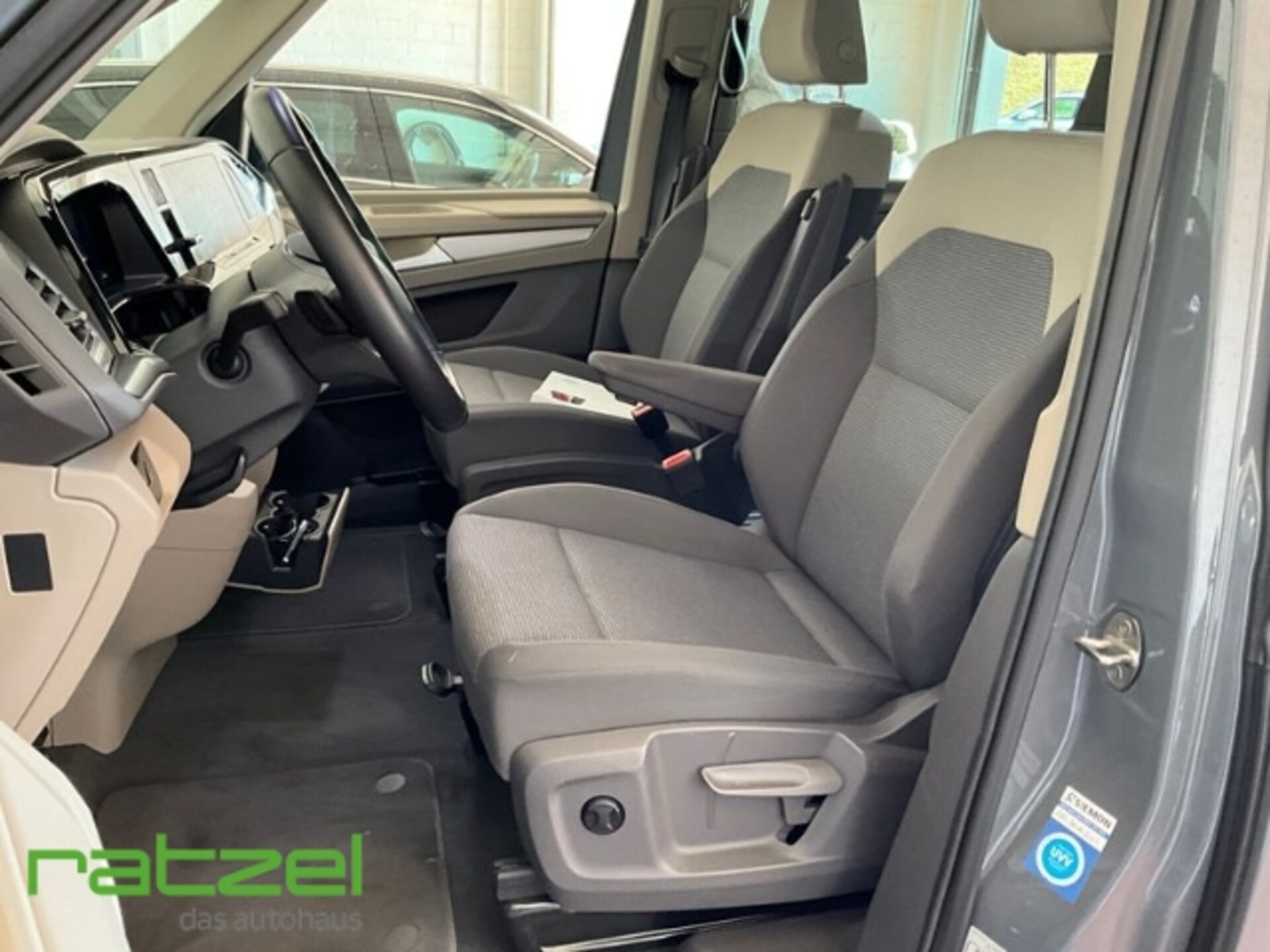 Volkswagen Multivan Basis-Modell
