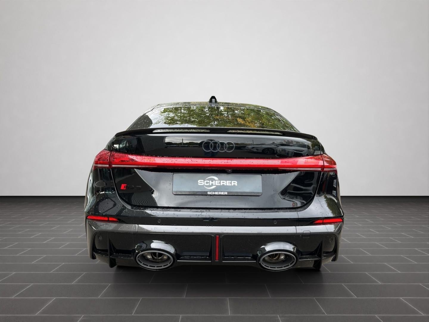 Bild über Audi RS 5 Limousine TFSI quattro 470 kW tiptronic - für weitere Informationen kontaktieren Sie den Audi Partner