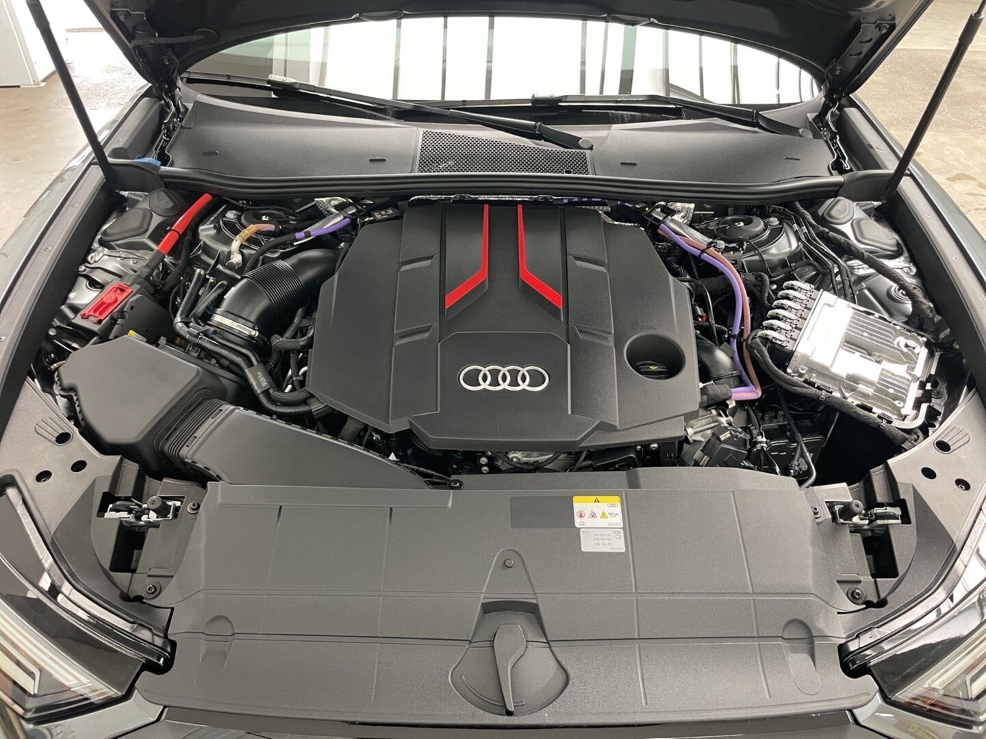 Bild über Audi S6 Avant TDI quattro tiptronic - für weitere Informationen kontaktieren Sie den Audi Partner