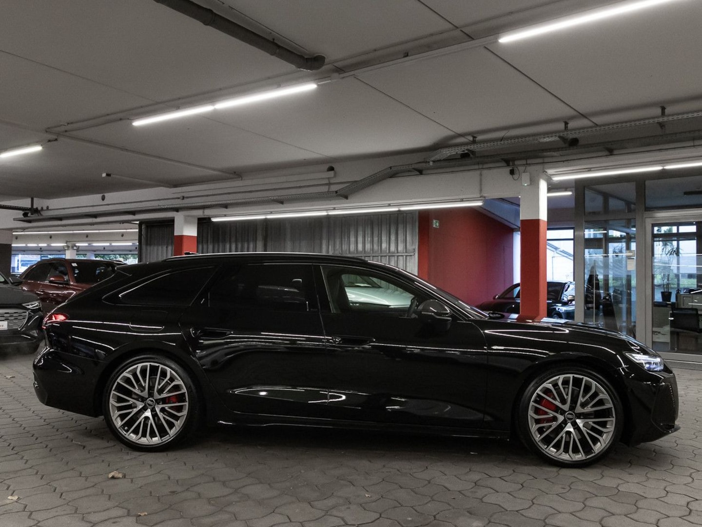 Bild über Audi A6 Avant TDI quattro 220 kW S tronic - für weitere Informationen kontaktieren Sie den Audi Partner