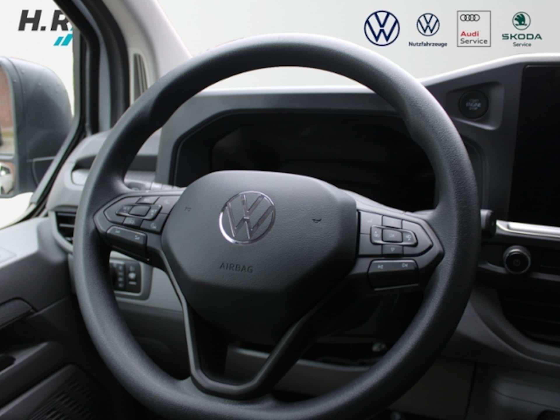 Volkswagen Transporter Kombi langer Radstand