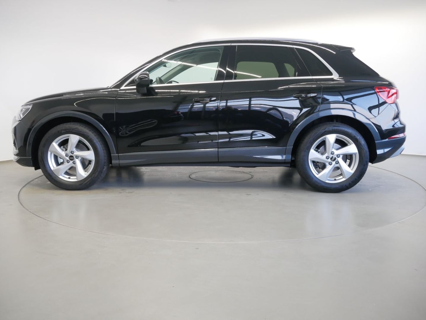 Bild über Audi Q3 advanced 35 TFSI S tronic - für weitere Informationen kontaktieren Sie den Audi Partner