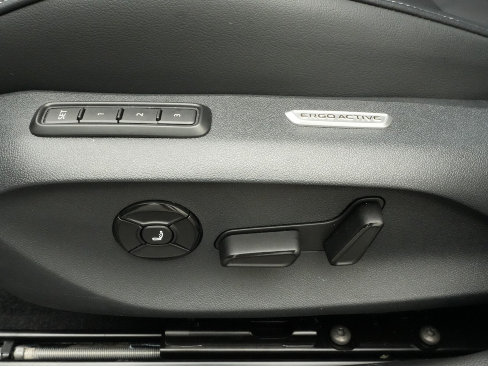 Volkswagen Passat – Bild 16