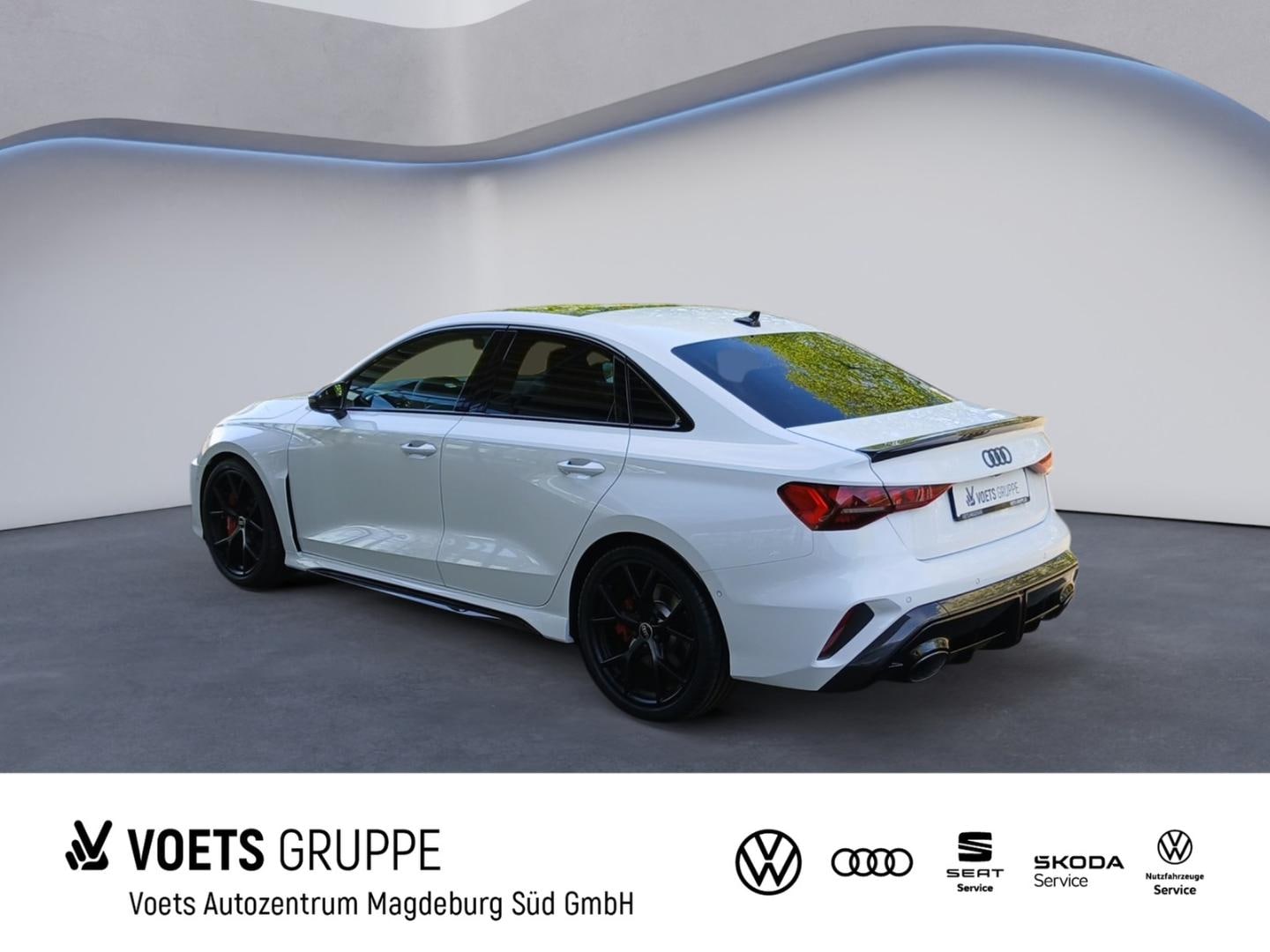 Bild über Audi RS 3 Limousine TFSI quattro 294 kW S tronic - für weitere Informationen kontaktieren Sie den Audi Partner