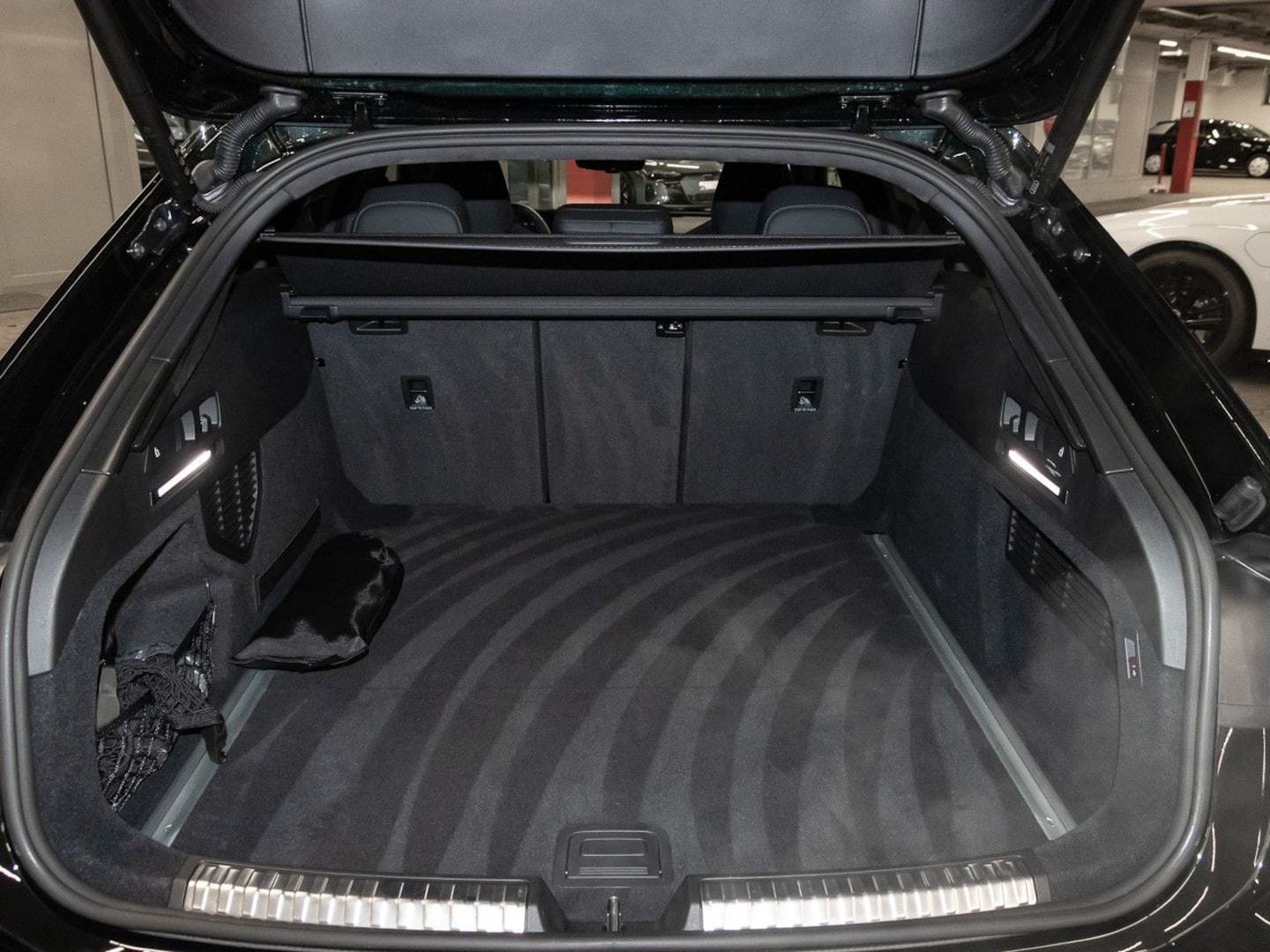 Bild über Audi A6 Avant TDI quattro 220 kW S tronic - für weitere Informationen kontaktieren Sie den Audi Partner