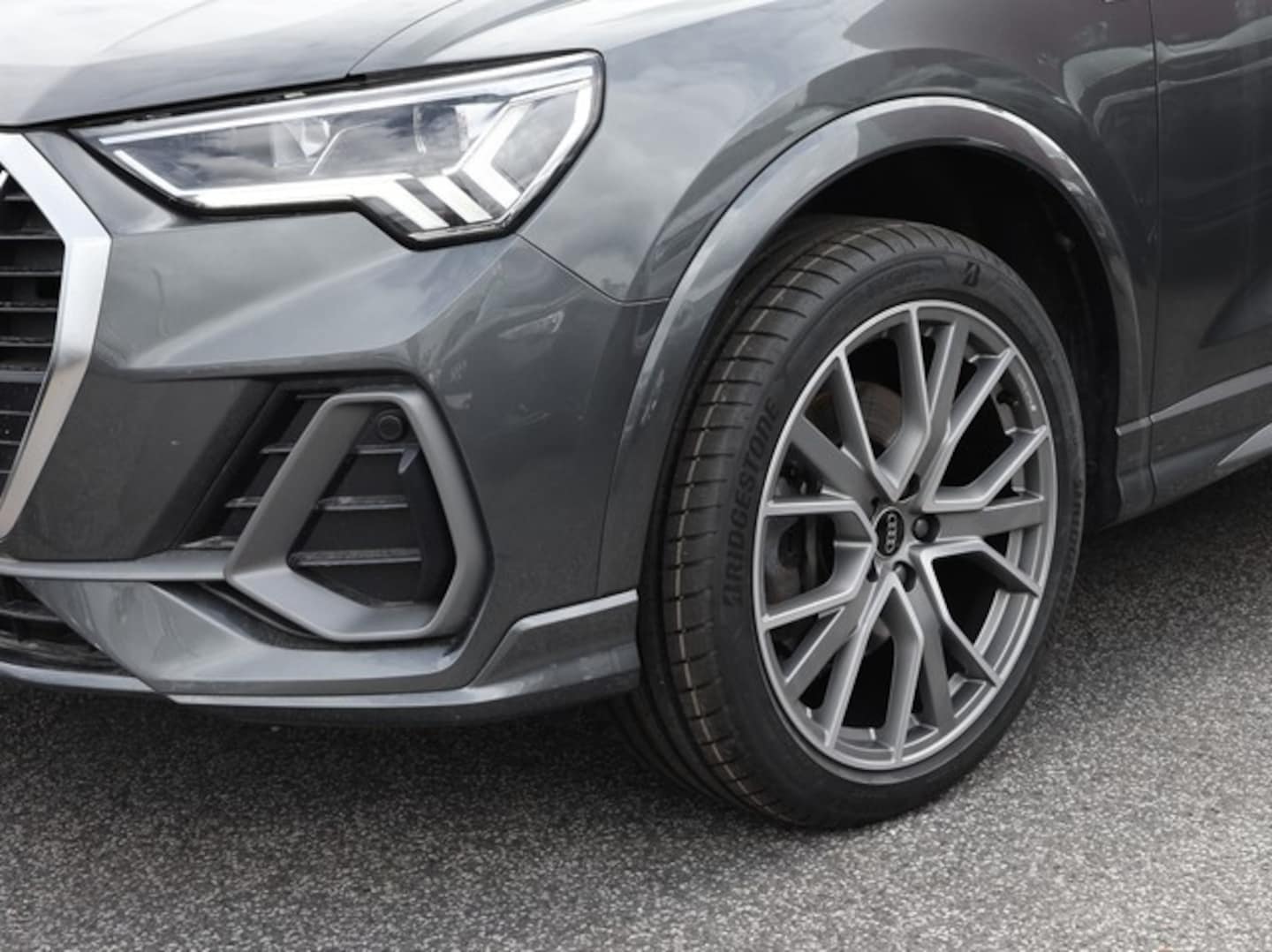 Bild über Audi Q3 TFSI quattro 180 kW S tronic - für weitere Informationen kontaktieren Sie den Audi Partner