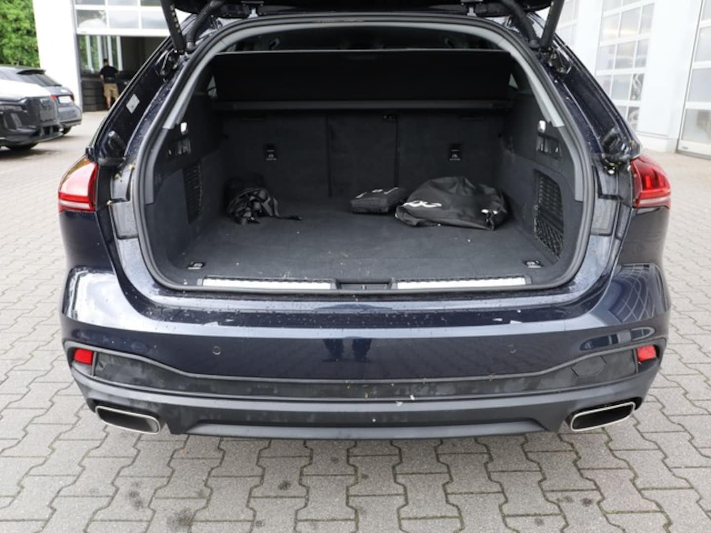 Bild über Audi A5 Avant e-hybrid e-hybrid quattro 220 kW S tronic - für weitere Informationen kontaktieren Sie den Audi Partner