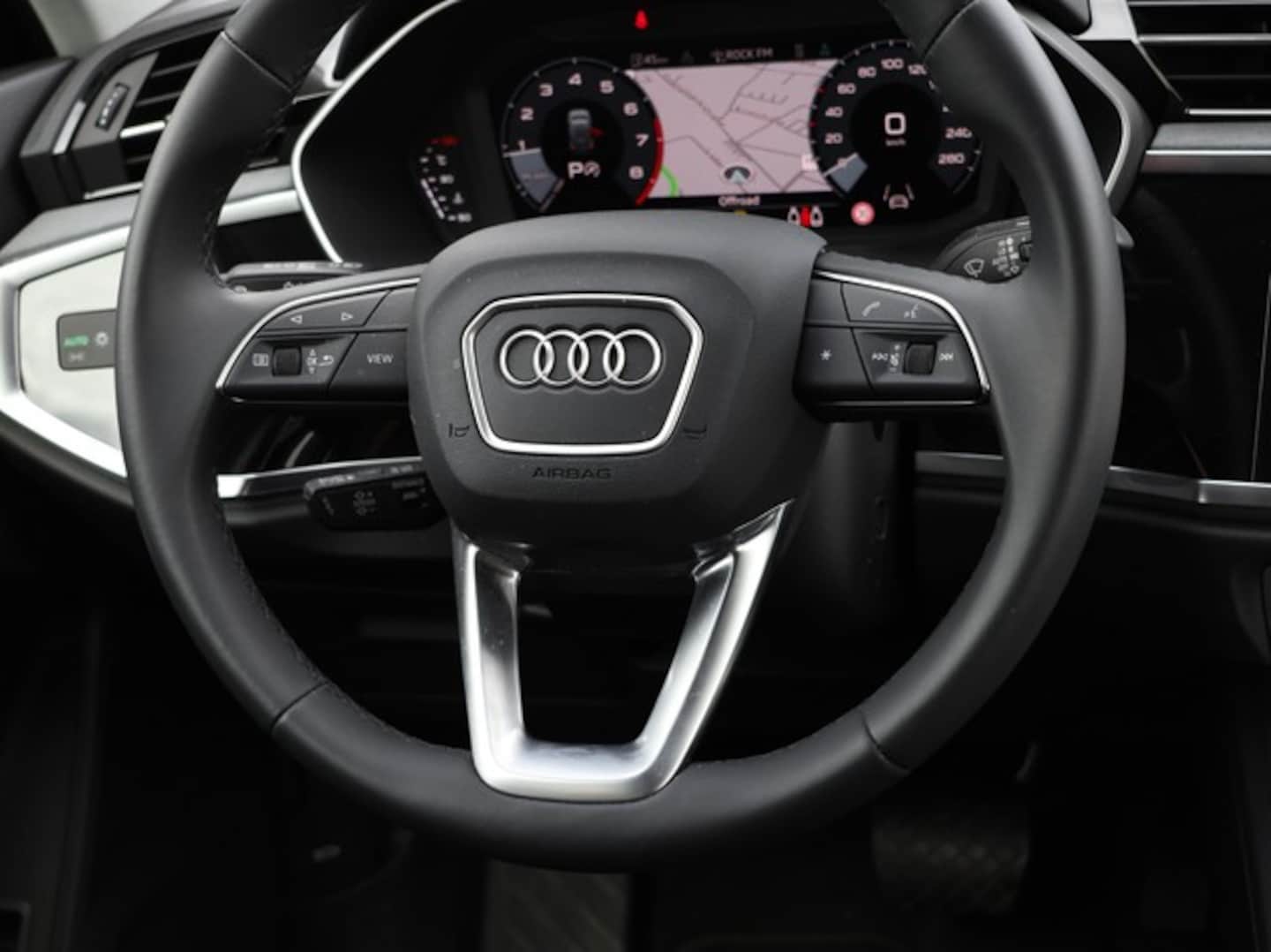 Bild über Audi Q3 TFSI quattro 180 kW S tronic - für weitere Informationen kontaktieren Sie den Audi Partner