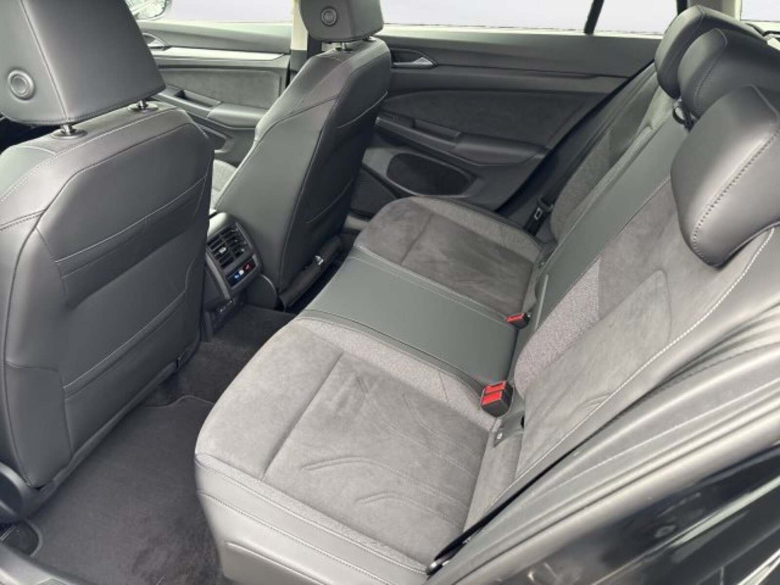 Volkswagen Golf Variant – Bild 10