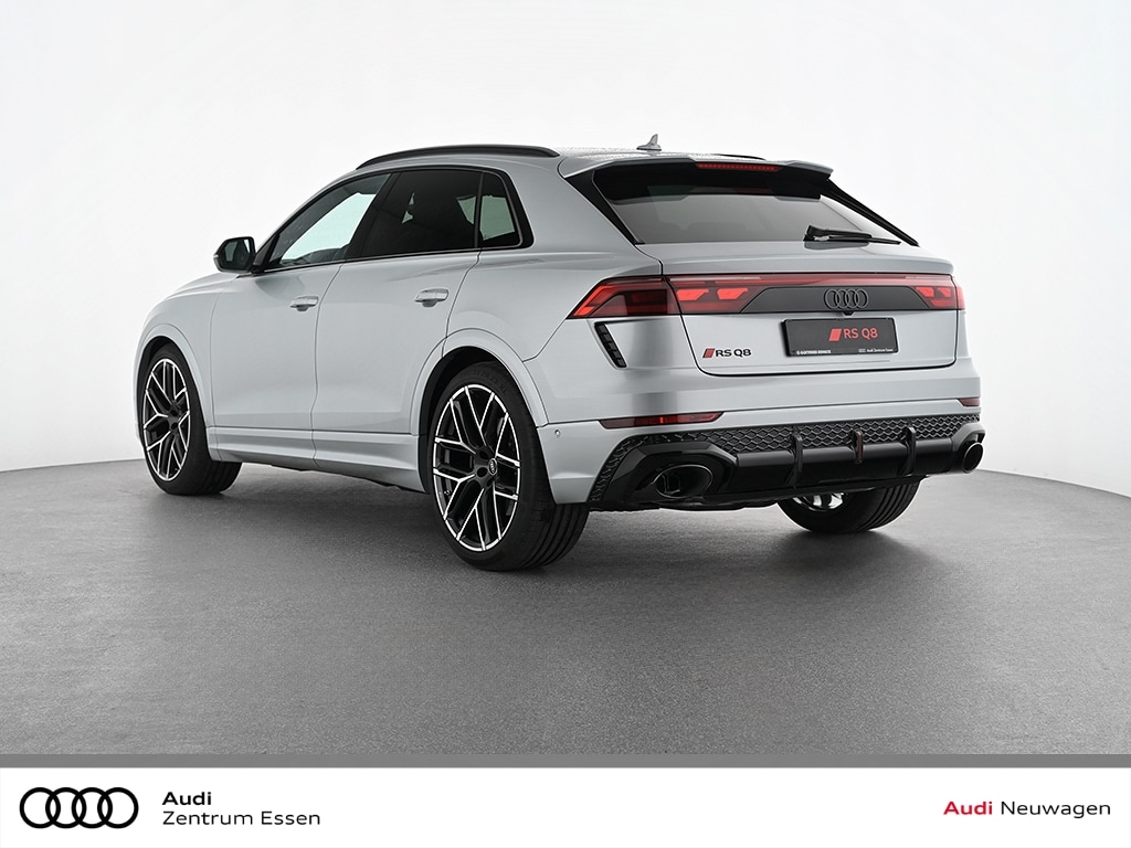 Audi RS Q8 SUV performance