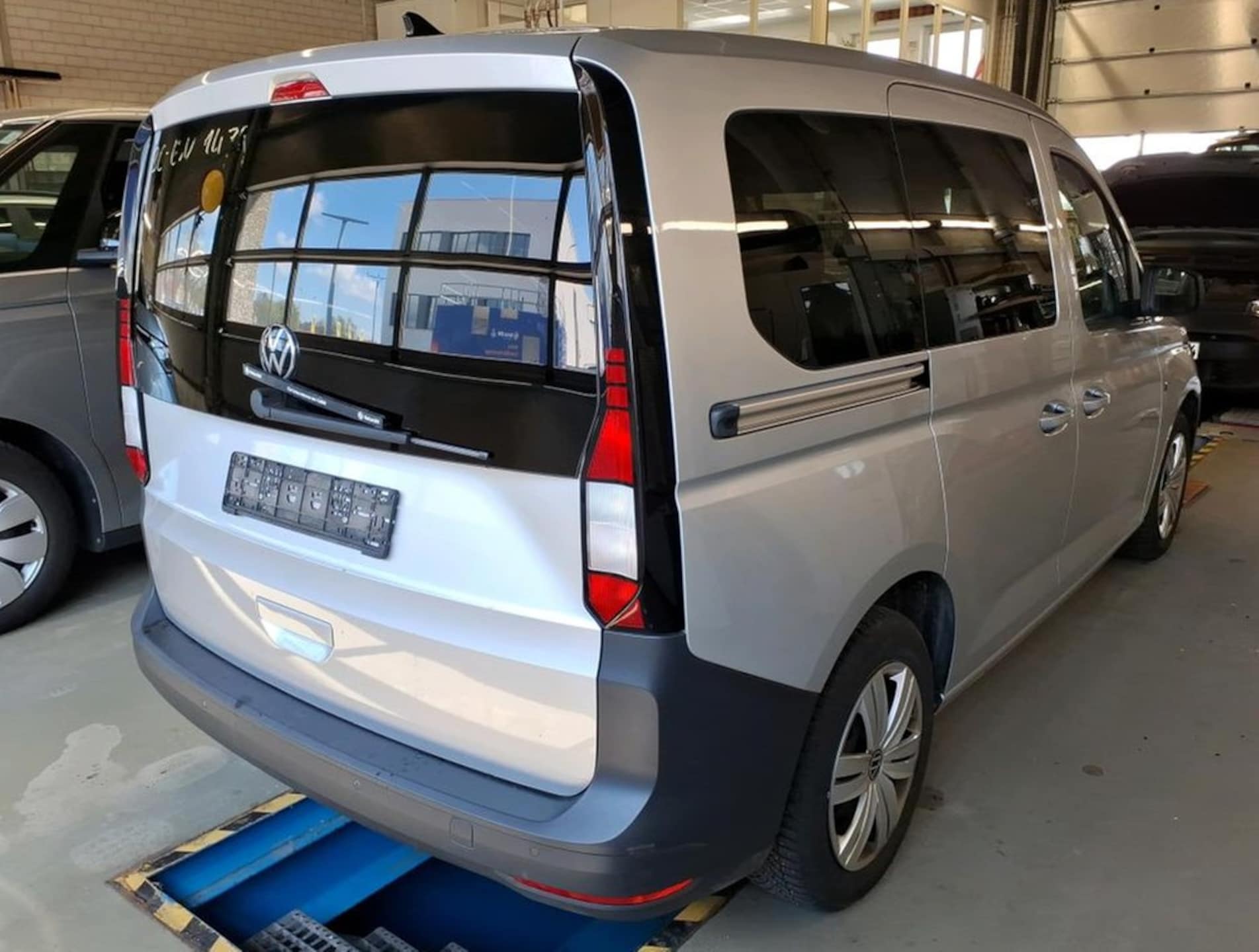 Volkswagen Caddy Basis-Modell