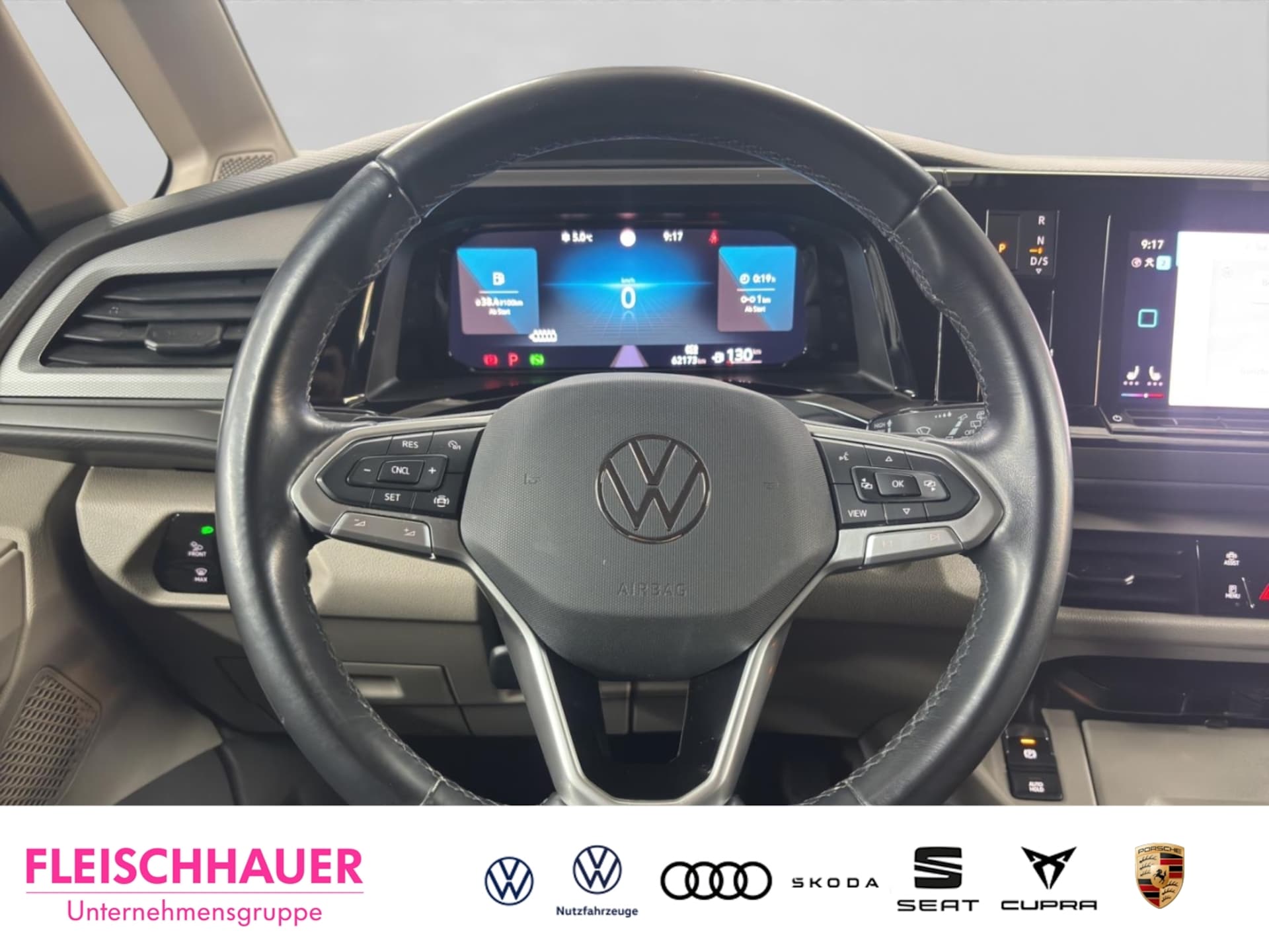 Volkswagen Multivan Langversion Basis-Modell
