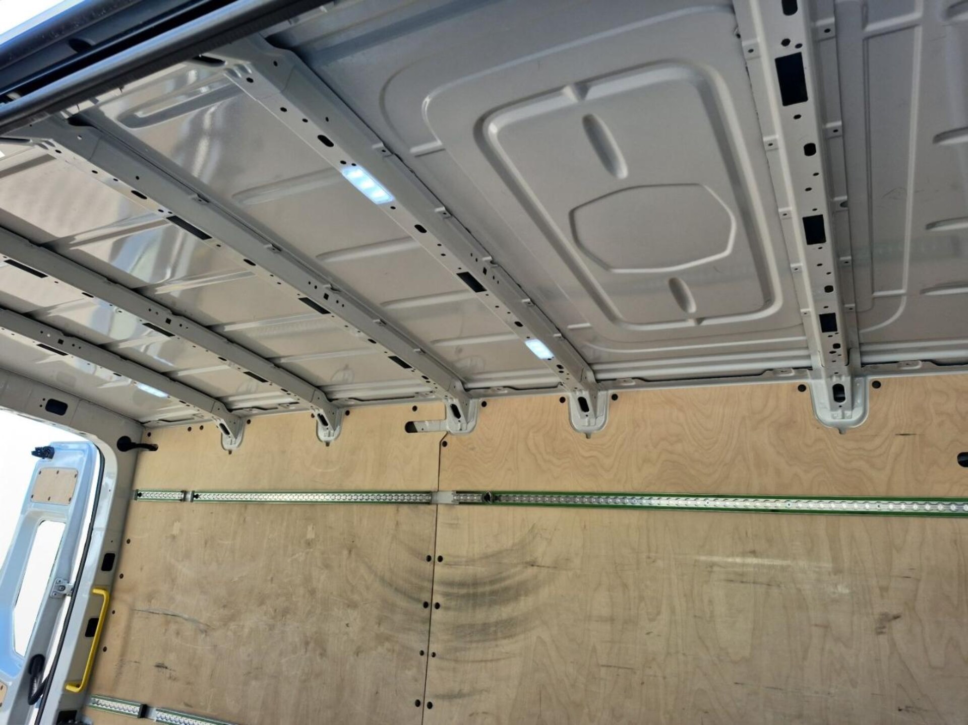 Volkswagen Crafter Kasten mittlerer Radstand