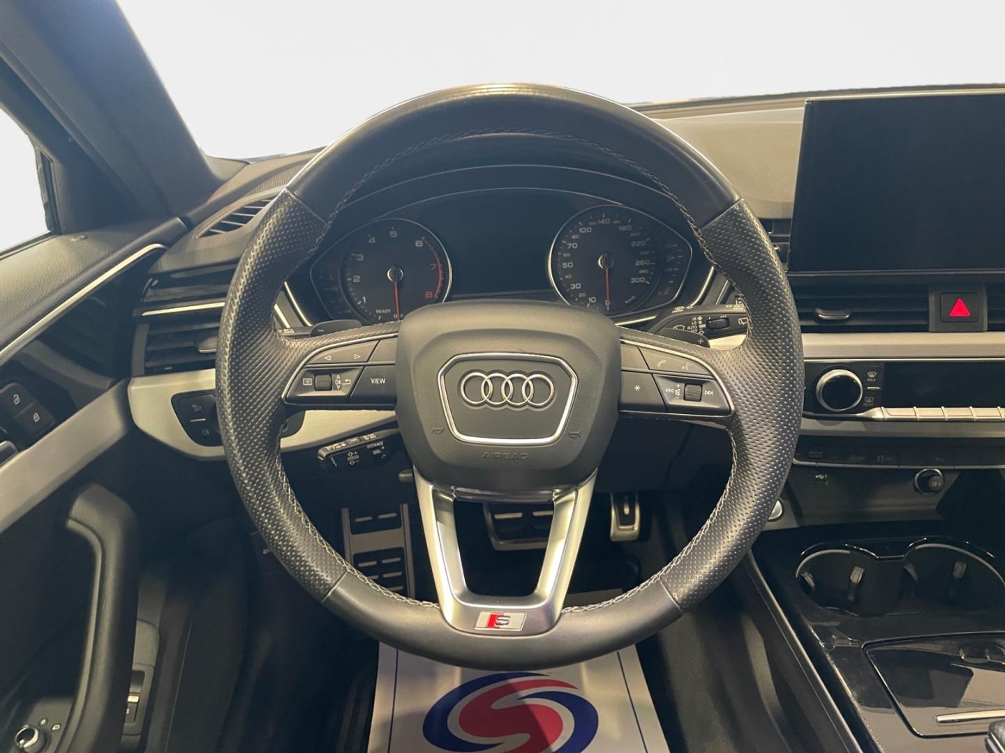 Bild som visar&nbsp;Audi A4 Avant&nbsp;A4 Avant 40 TFSI quattro S line 204 hk S tronic - för mer information kontakta din Audi Partner