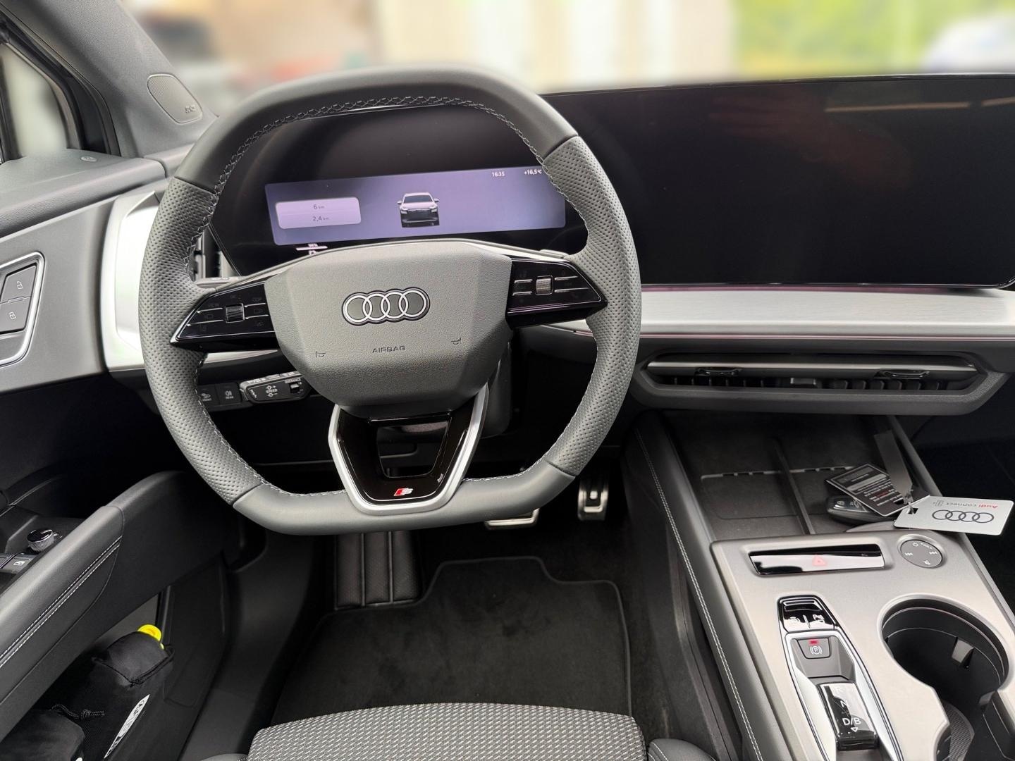 Bild über Audi Q4 SUV e-tron e-tron performance 210 kW - für weitere Informationen kontaktieren Sie den Audi Partner