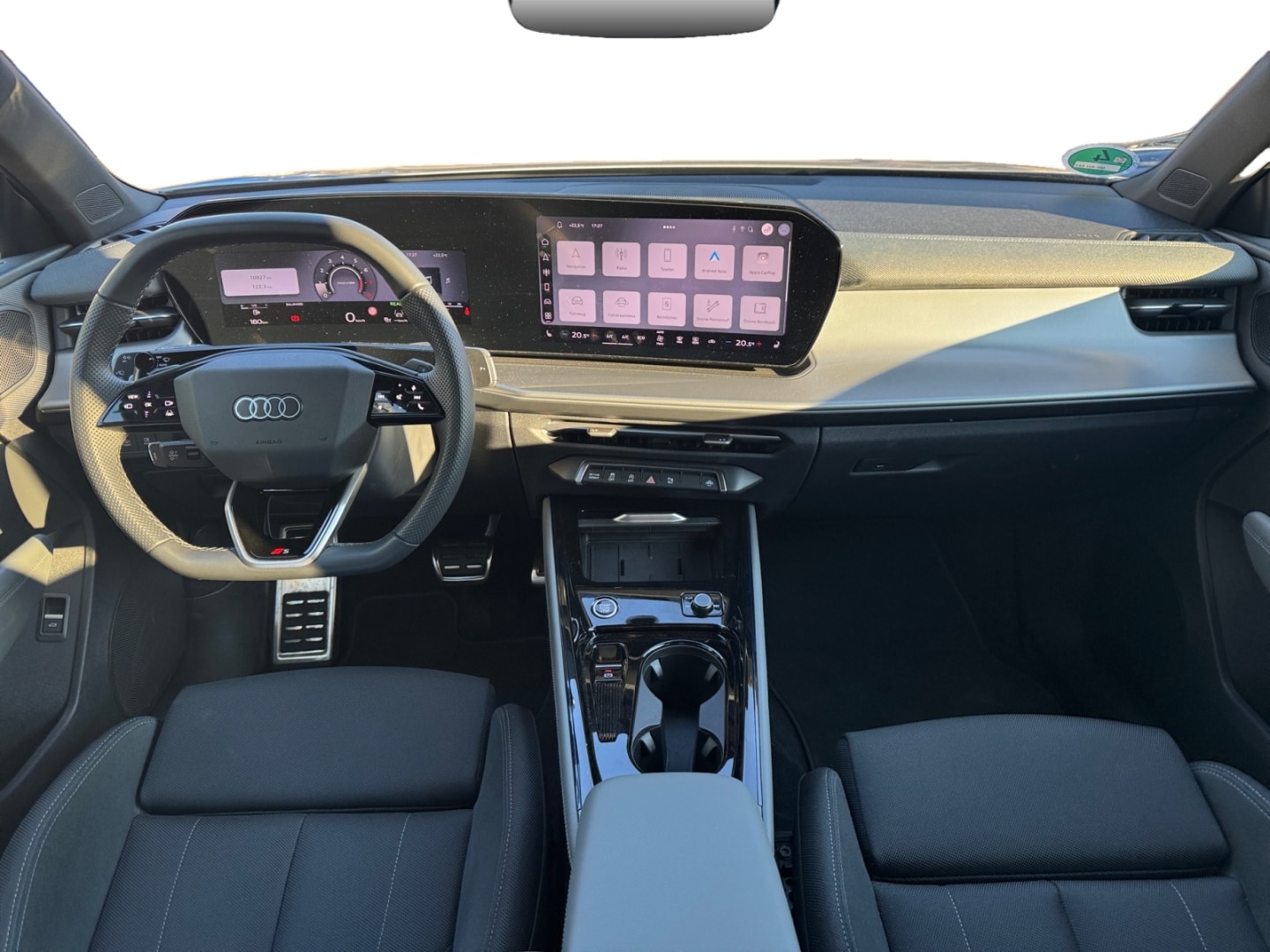 Bild über Audi Q3 SUV TFSI 110 kW S tronic - für weitere Informationen kontaktieren Sie den Audi Partner