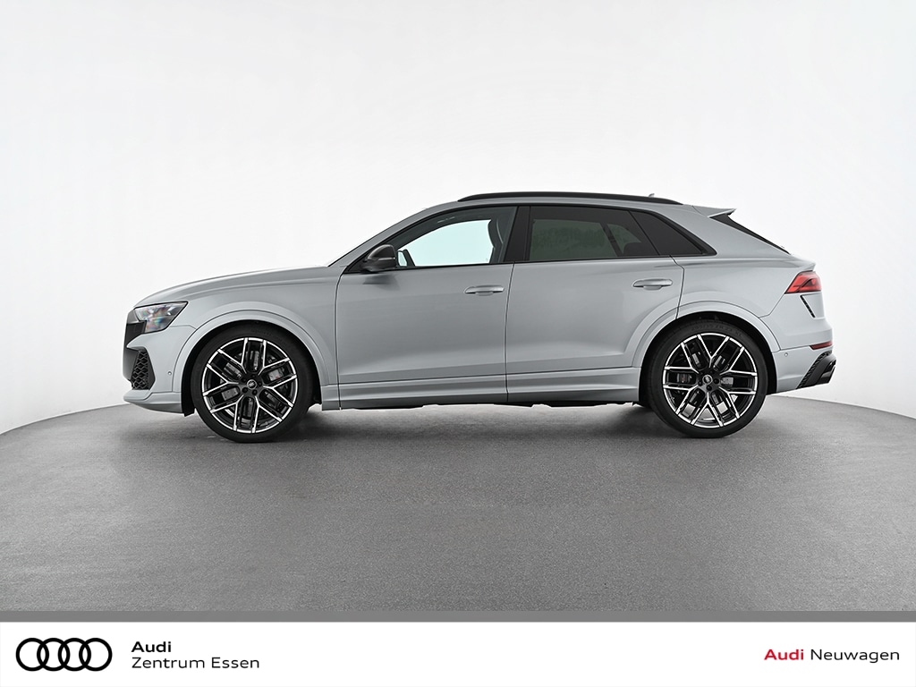 Audi RS Q8 SUV performance