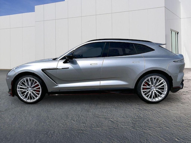 2023 Aston Martin DBX