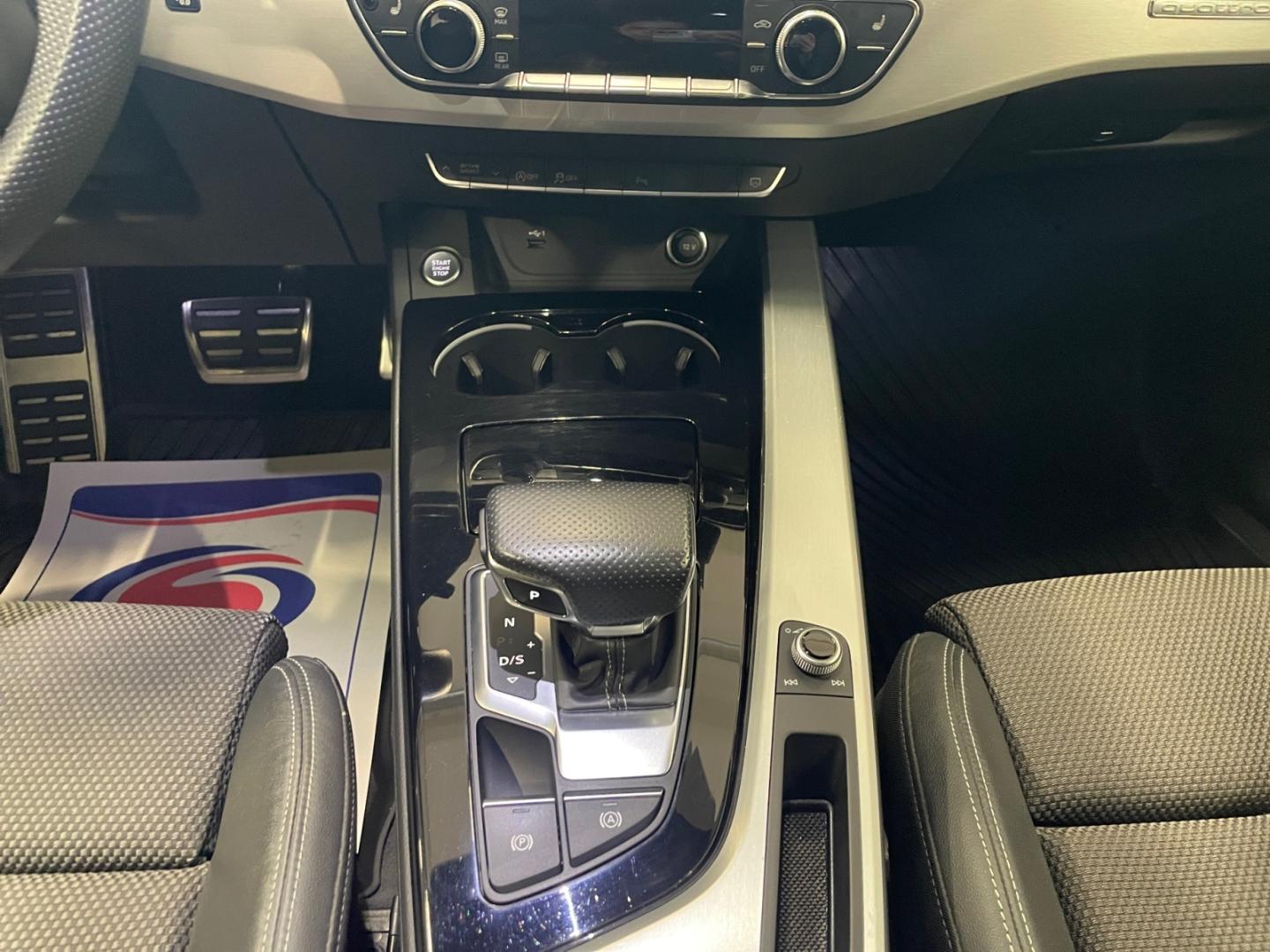 Bild som visar&nbsp;Audi A4 Avant&nbsp;A4 Avant 40 TFSI quattro S line 204 hk S tronic - för mer information kontakta din Audi Partner