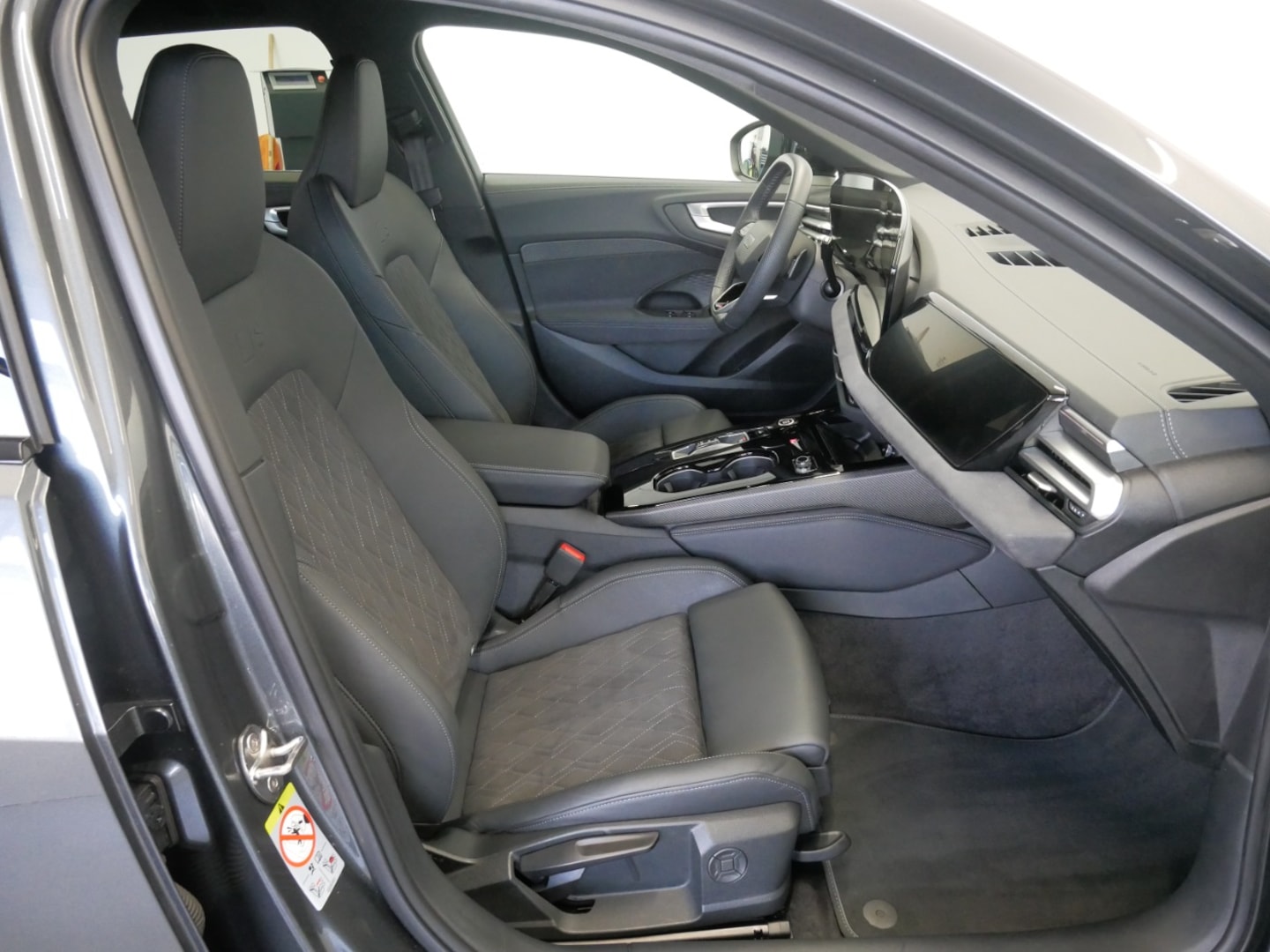 Bild über Audi A5 Avant TDI quattro 150 kW S tronic - für weitere Informationen kontaktieren Sie den Audi Partner