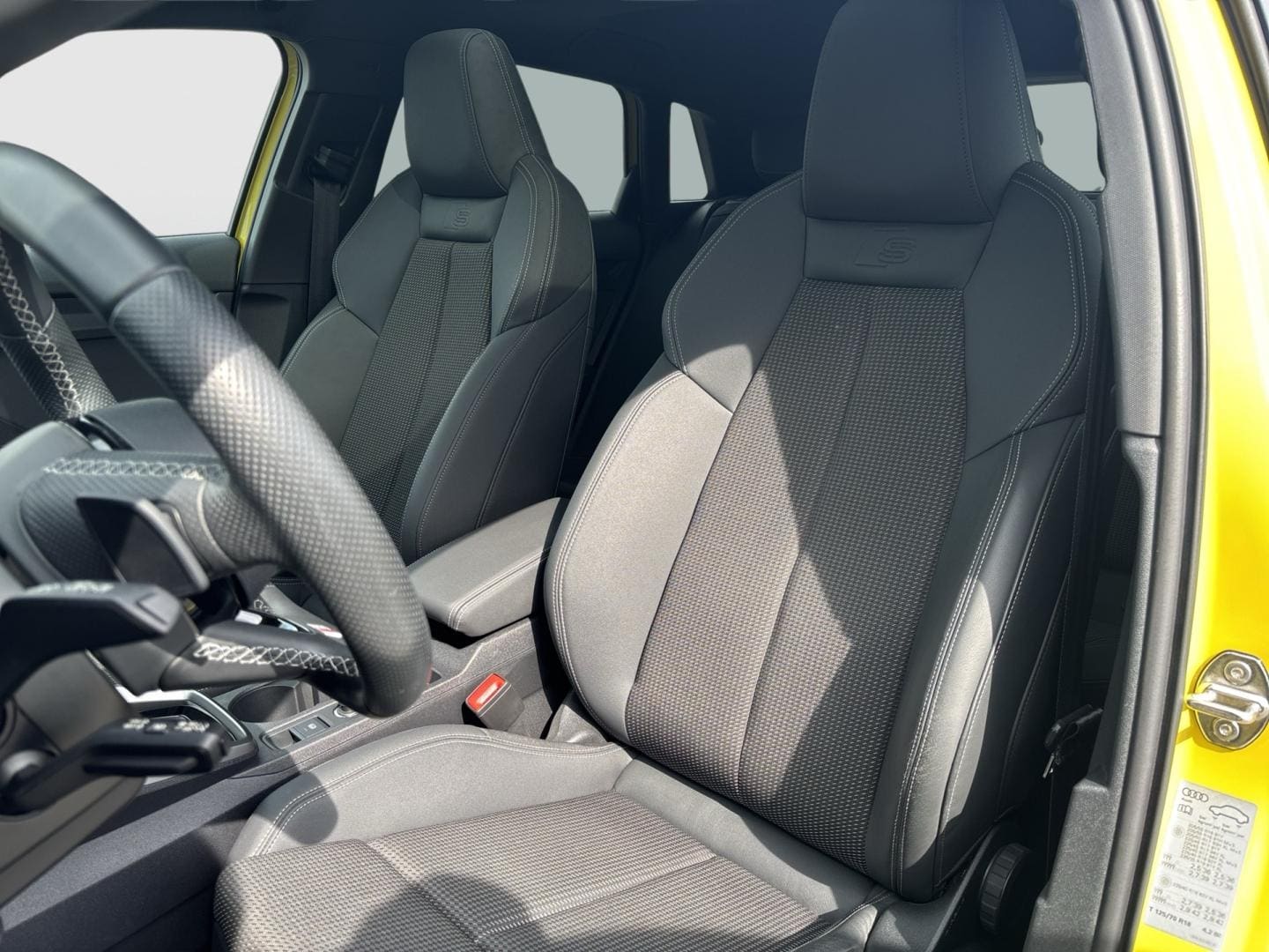 Bild über Audi A3 Sportback S line 35 TFSI S tronic - für weitere Informationen kontaktieren Sie den Audi Partner