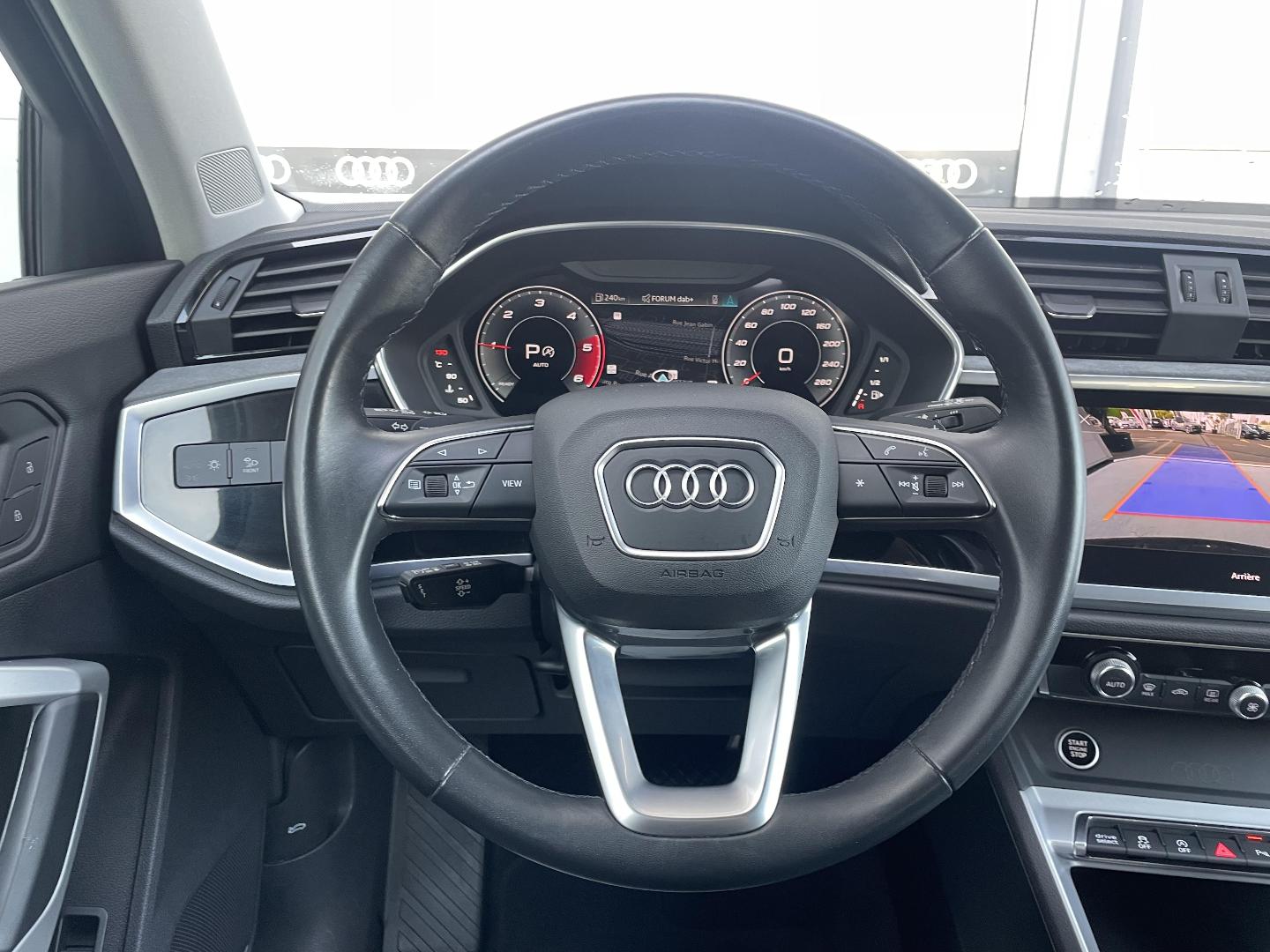 Image about Audi Q3 Design Luxe 35 TDI 110 kW (150 ch) S tronic