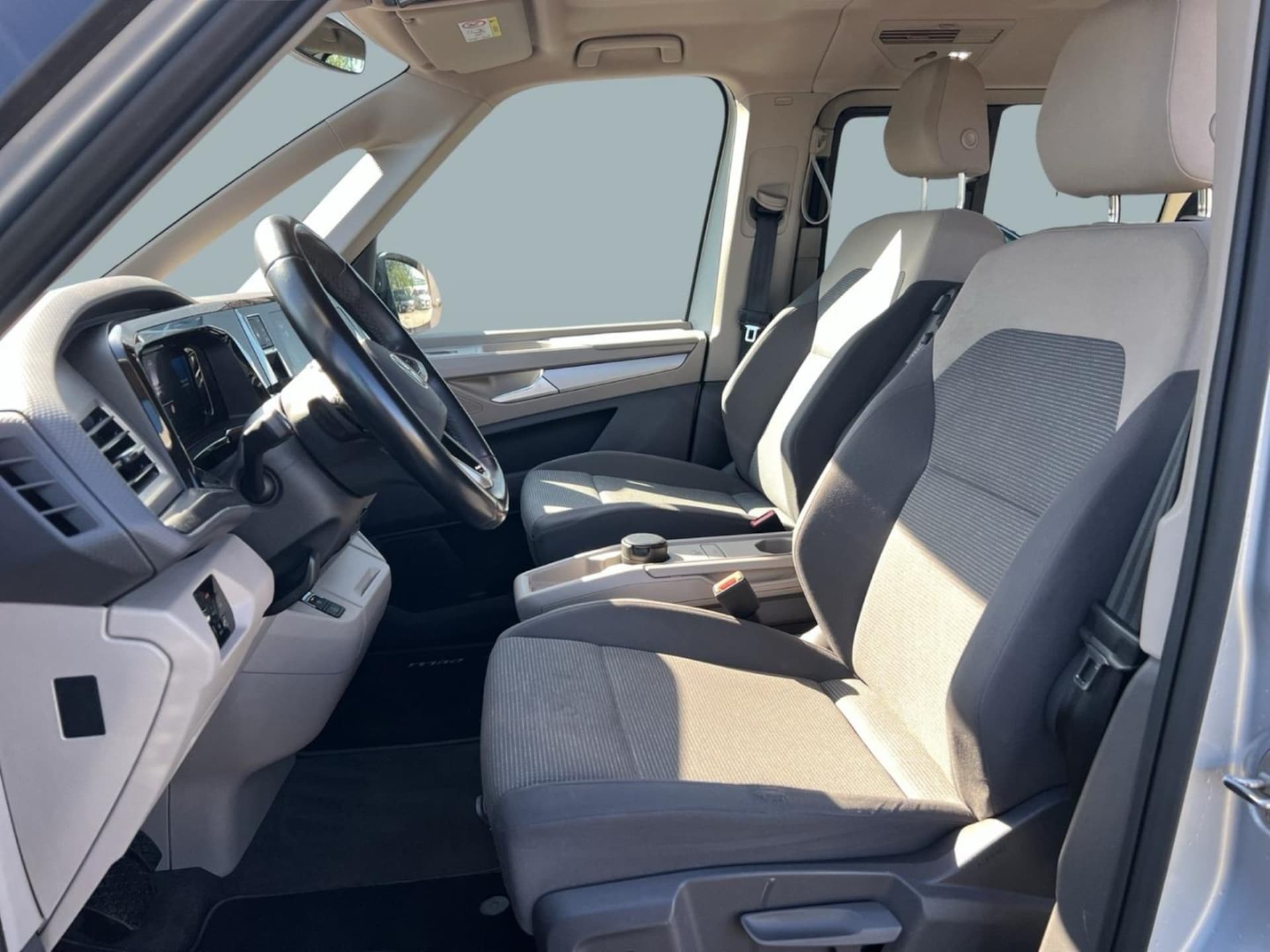 Volkswagen Multivan Langversion Basis-Modell