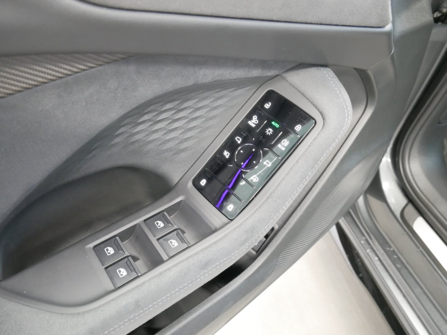 Bild über Audi A5 Avant TDI quattro 150 kW S tronic - für weitere Informationen kontaktieren Sie den Audi Partner