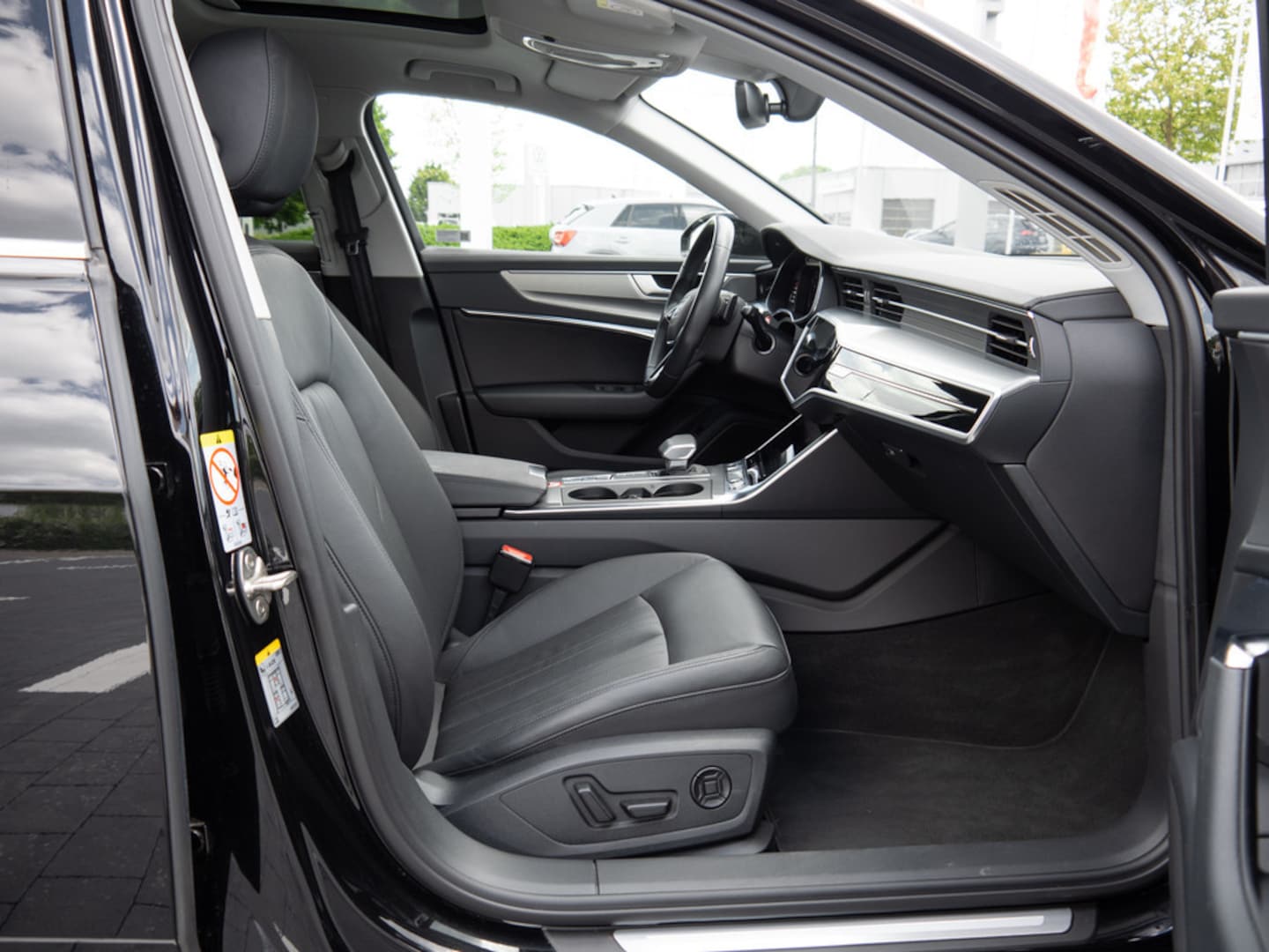 Bild über Audi A6 Avant design 40 TDI quattro S tronic - für weitere Informationen kontaktieren Sie den Audi Partner