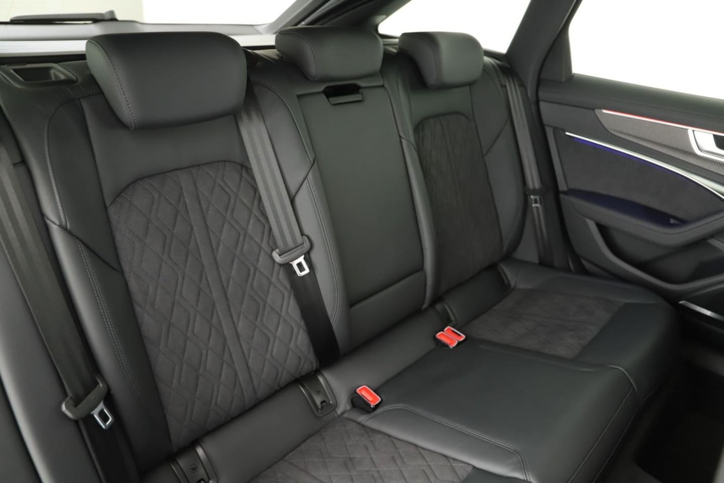 Bild über Audi RS 6 Avant TFSI quattro tiptronic - für weitere Informationen kontaktieren Sie den Audi Partner