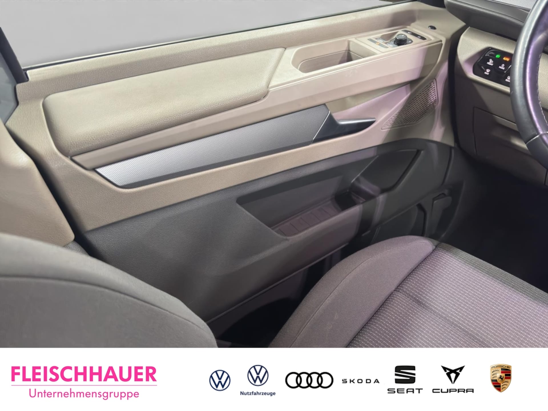 Volkswagen Multivan Langversion Basis-Modell