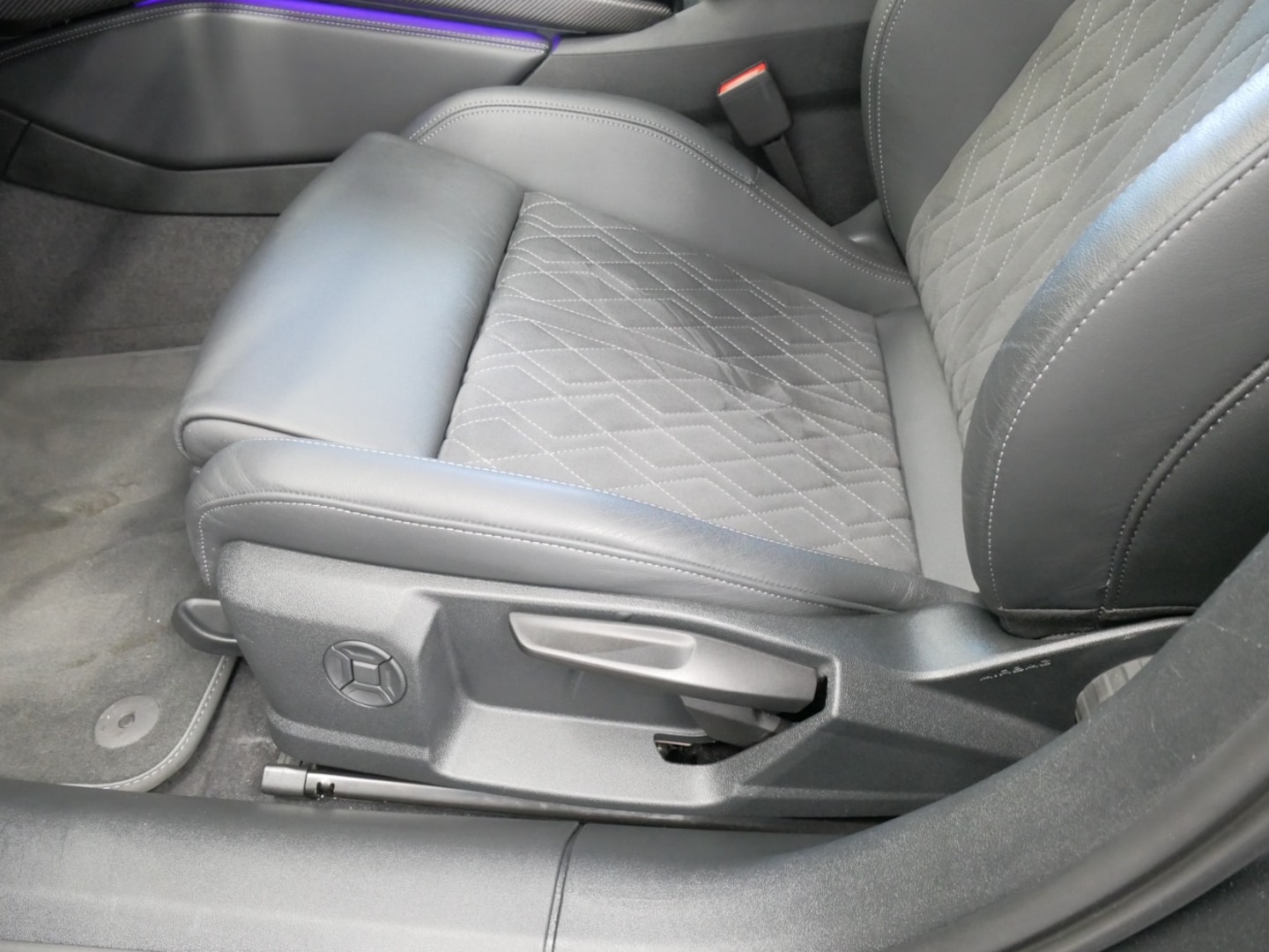 Bild über Audi A5 Avant TDI quattro 150 kW S tronic - für weitere Informationen kontaktieren Sie den Audi Partner