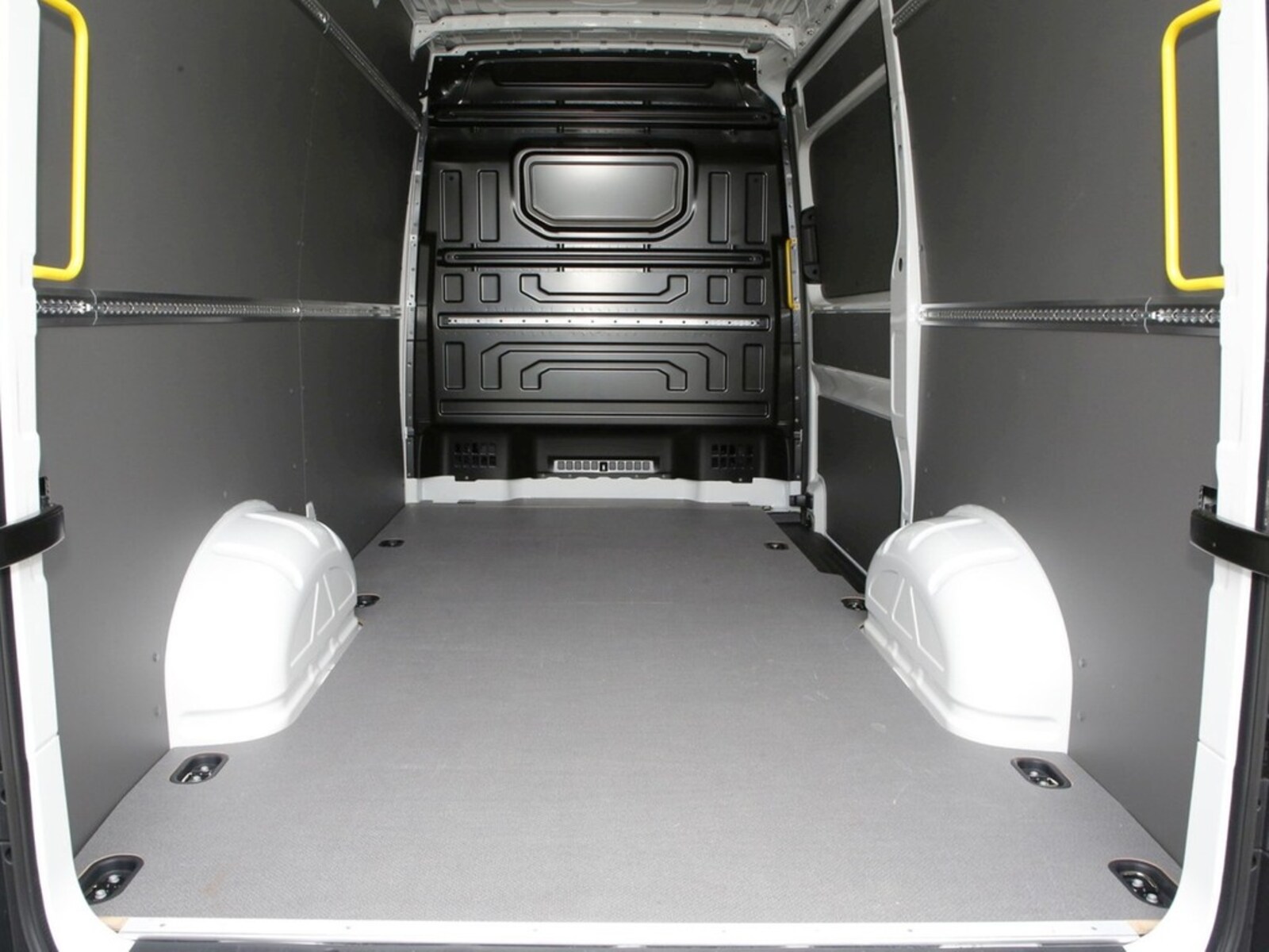 Volkswagen Crafter Kasten mittlerer Radstand – Bild 6