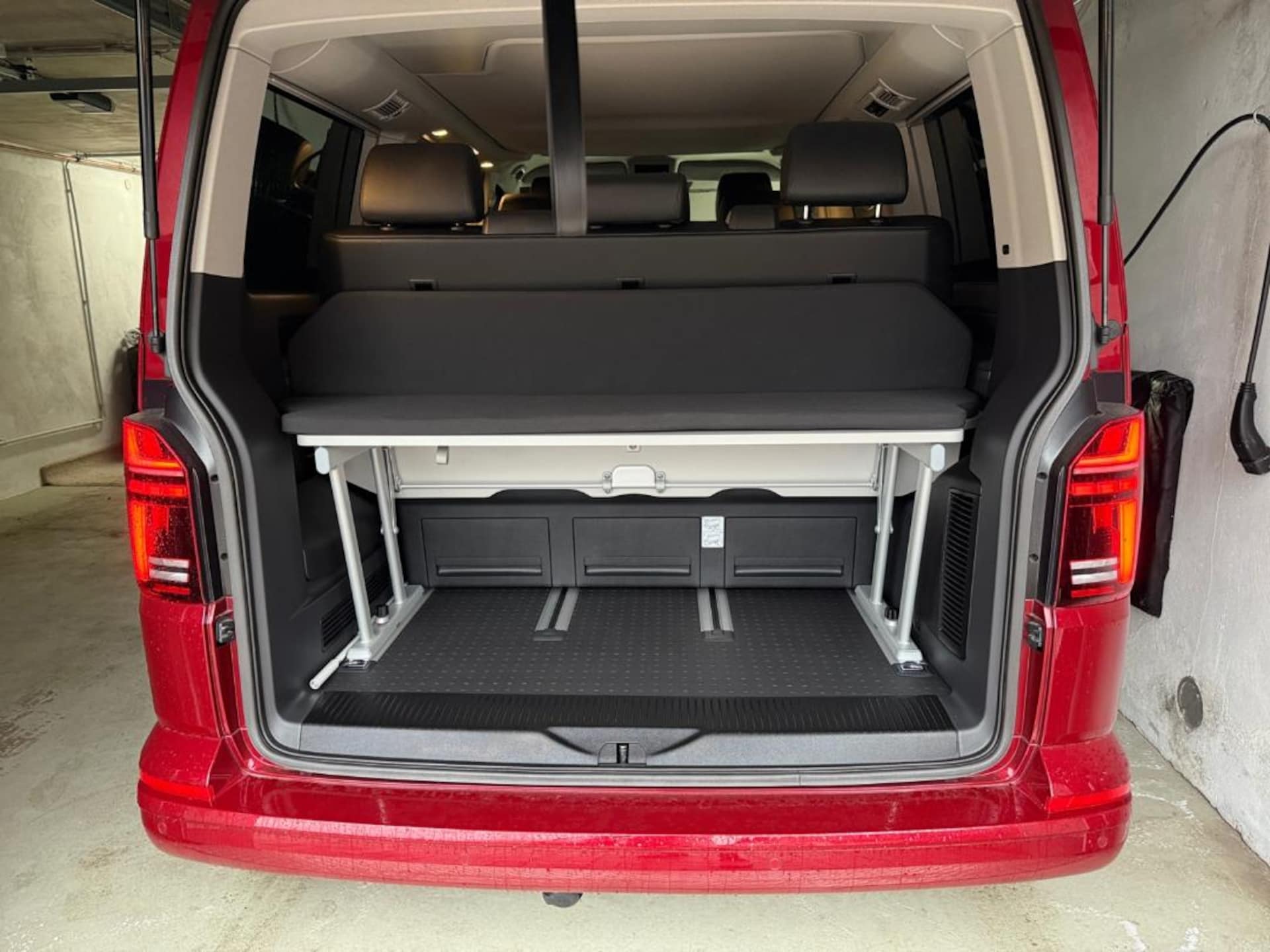 Volkswagen T6.1 California Beach