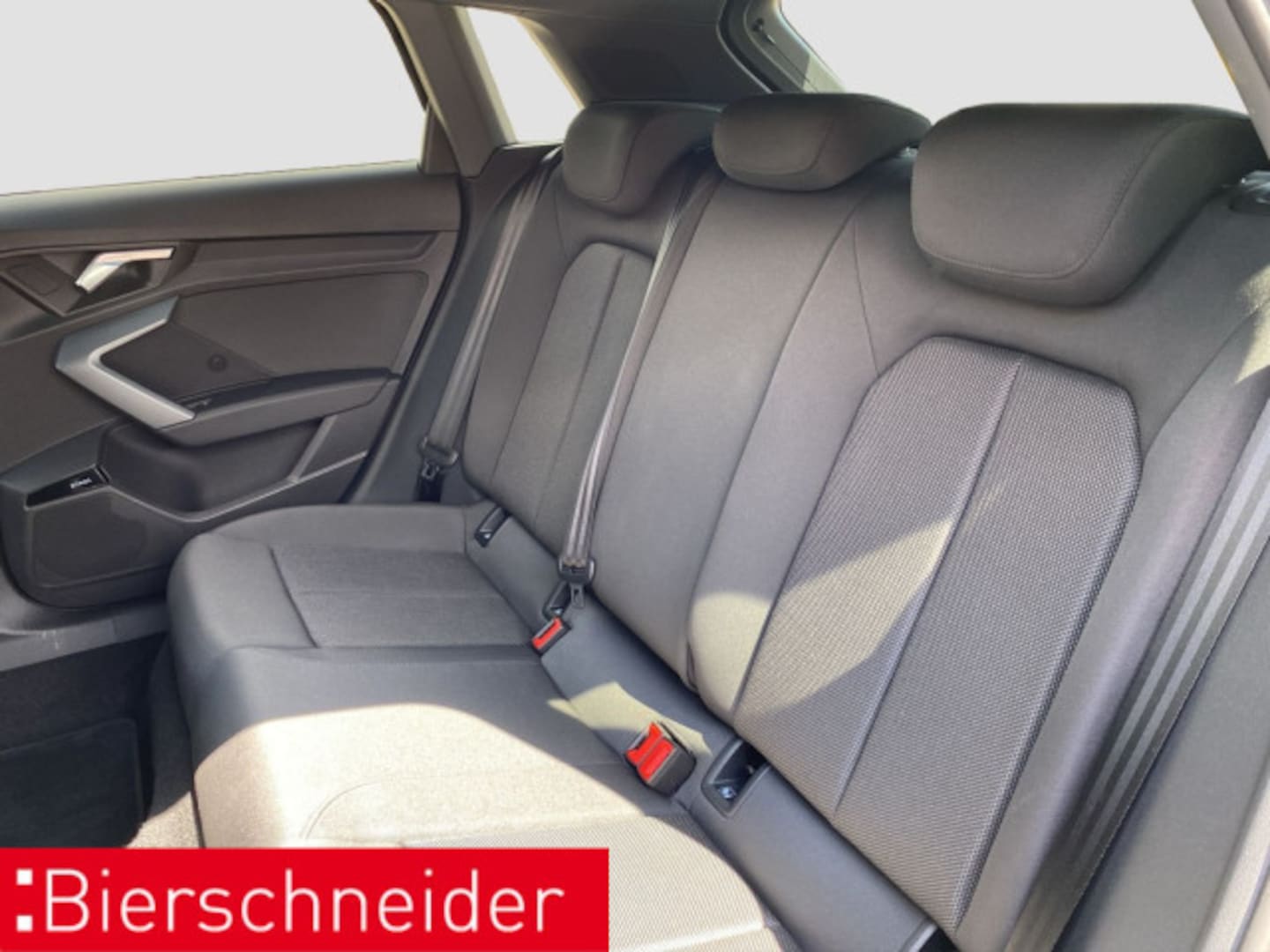 Bild über Audi A3 Sportback 30 TFSI Schaltgetriebe - für weitere Informationen kontaktieren Sie den Audi Partner