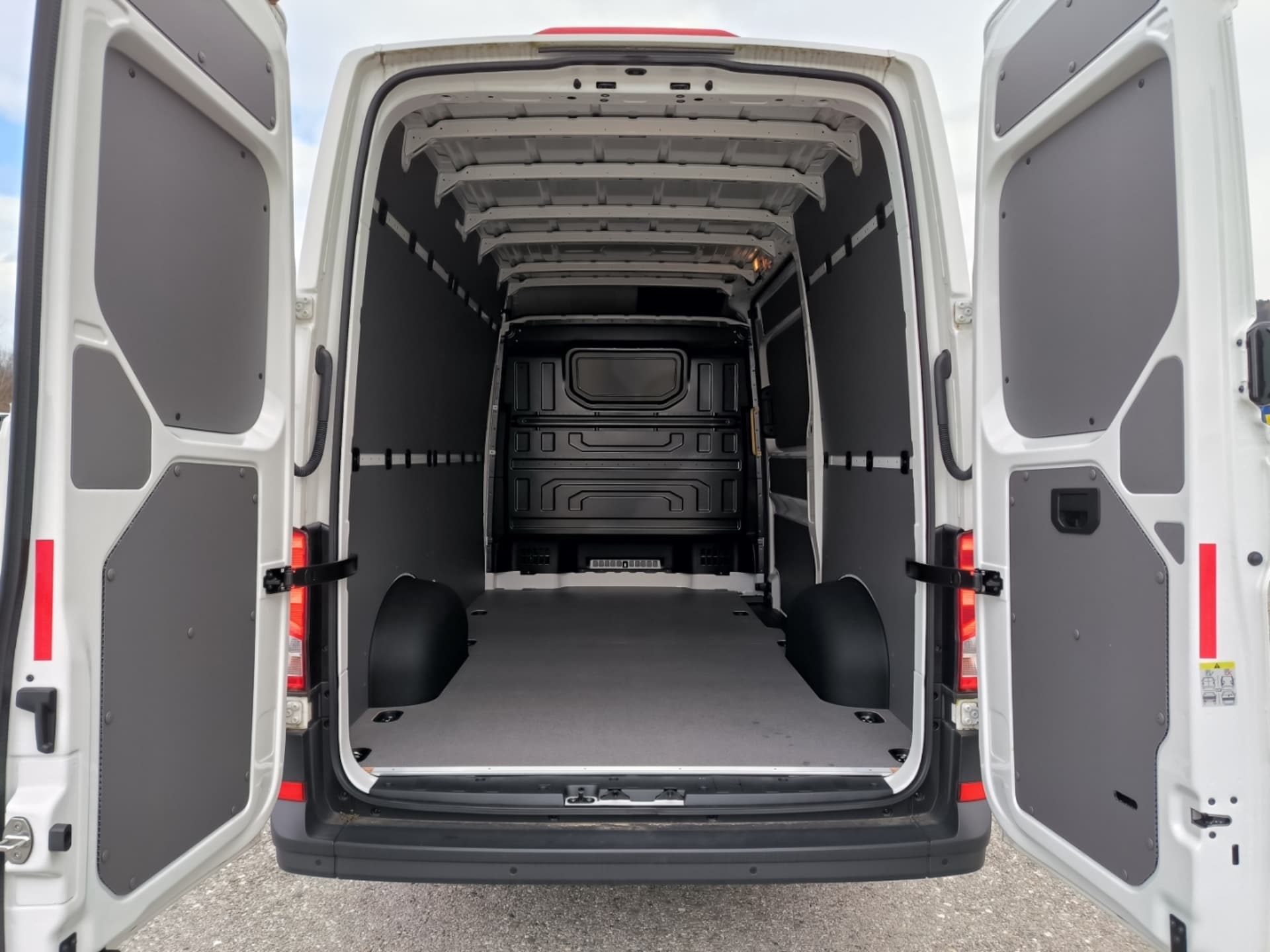 Volkswagen Crafter Kasten mittlerer Radstand