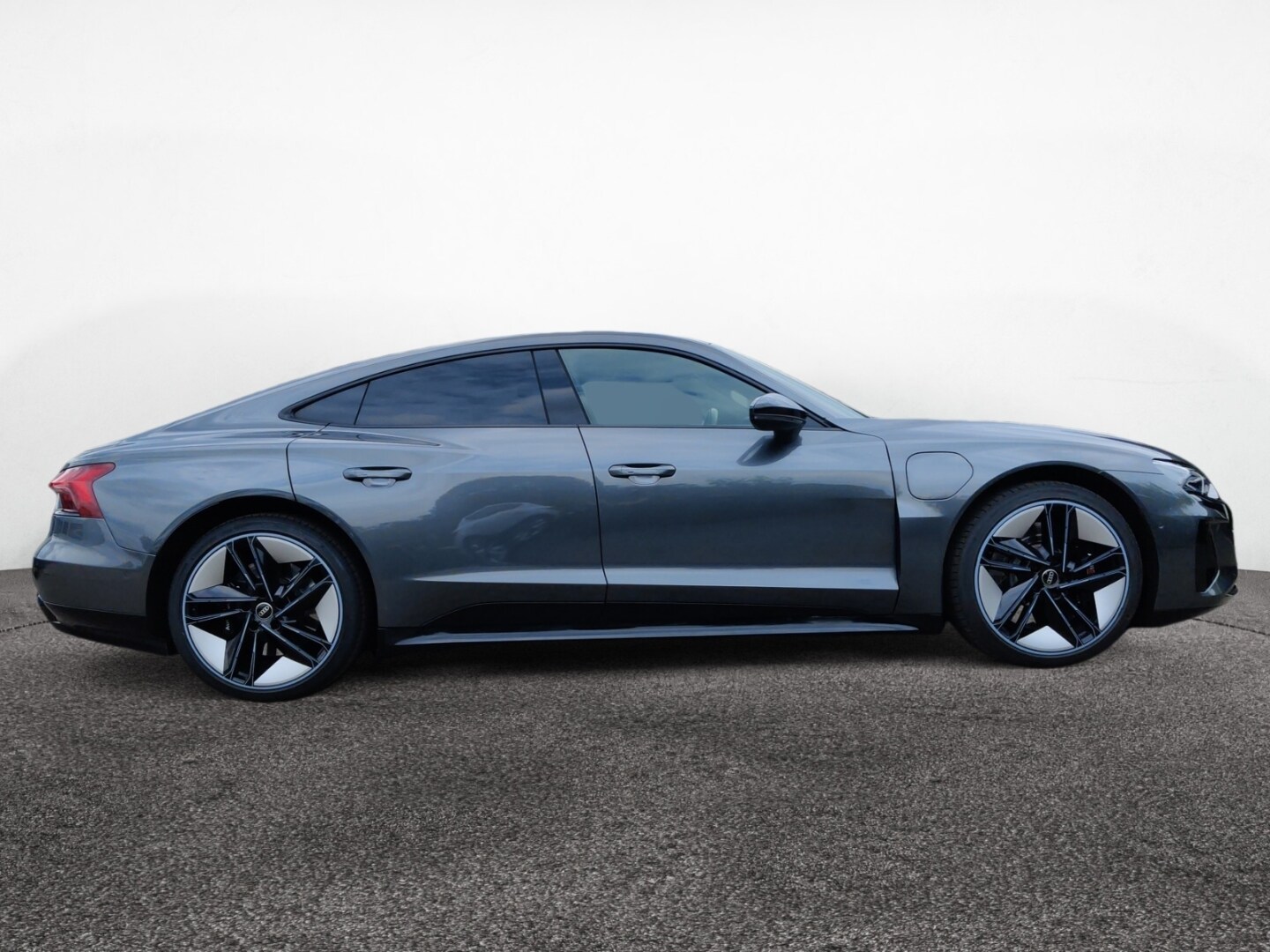 Image about Audi e-tron GT e-tron quattro