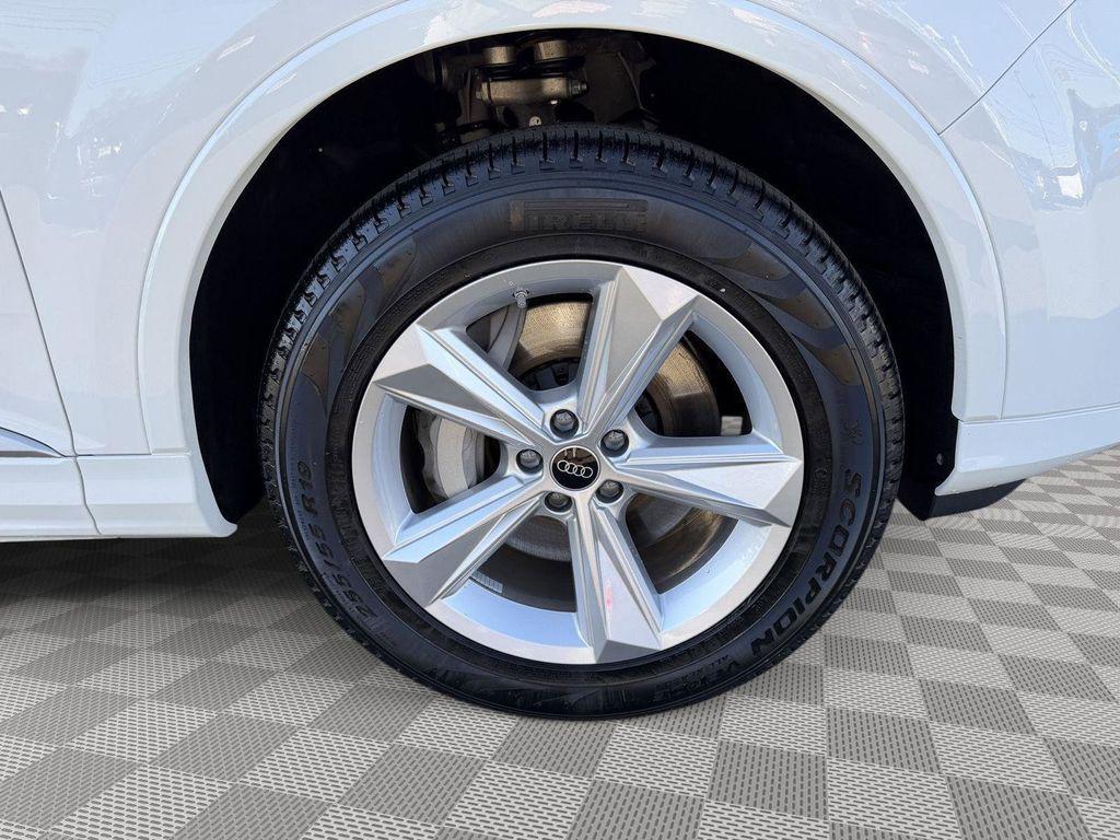 2026 Audi Q7 Premium - Photo 11