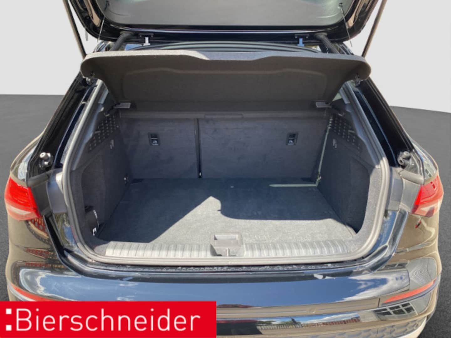 Bild über Audi A3 Sportback 30 TFSI Schaltgetriebe - für weitere Informationen kontaktieren Sie den Audi Partner