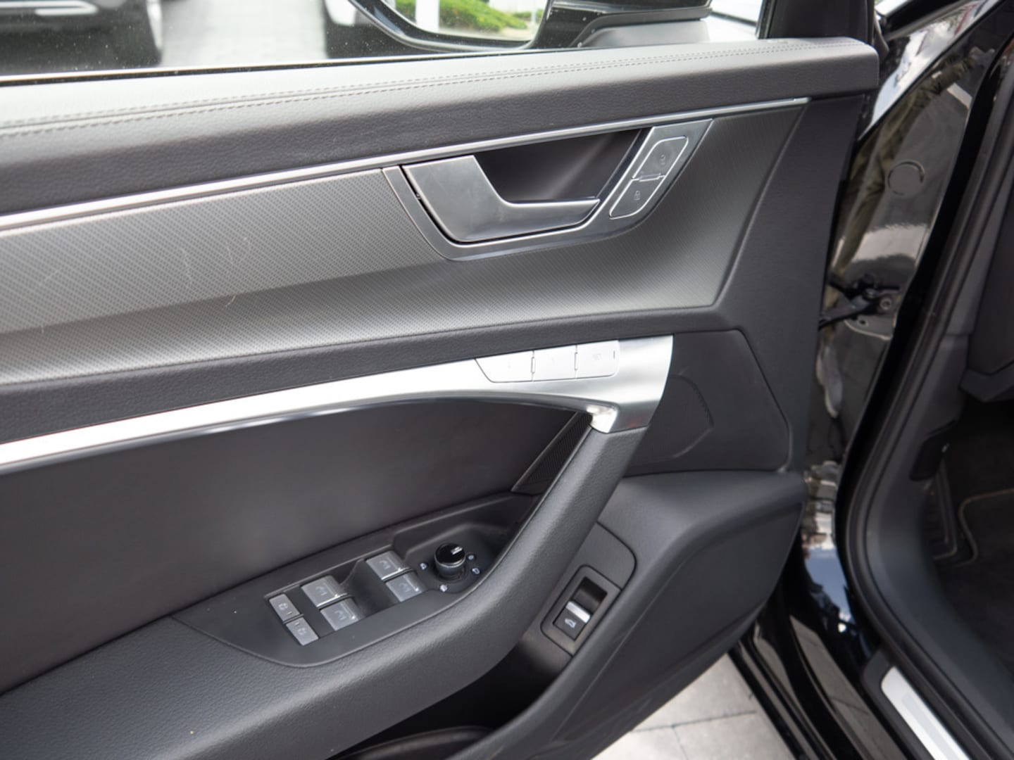 Bild über Audi A6 Avant design 40 TDI quattro S tronic - für weitere Informationen kontaktieren Sie den Audi Partner