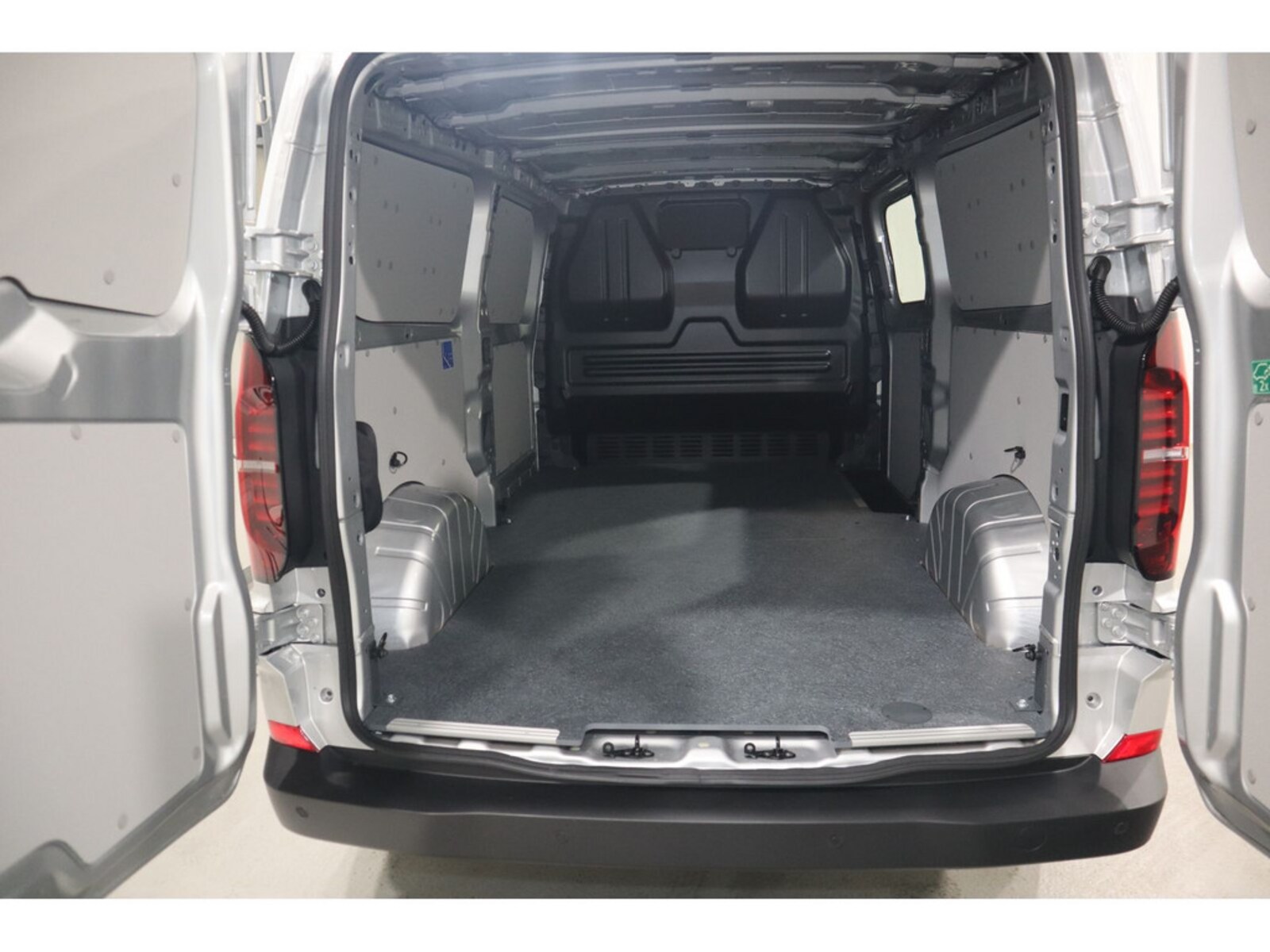 Volkswagen Transporter Kasten langer Radstand – Bild 5