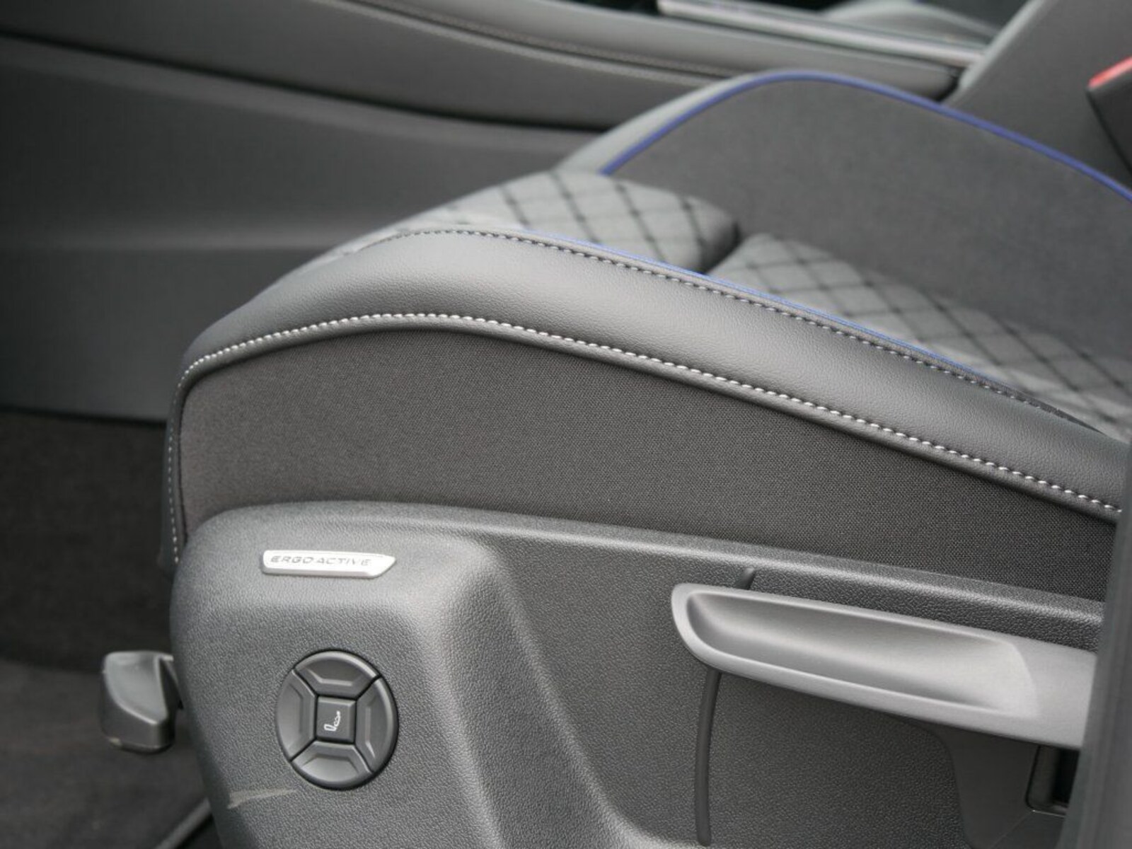 Volkswagen Tiguan – Bild 11