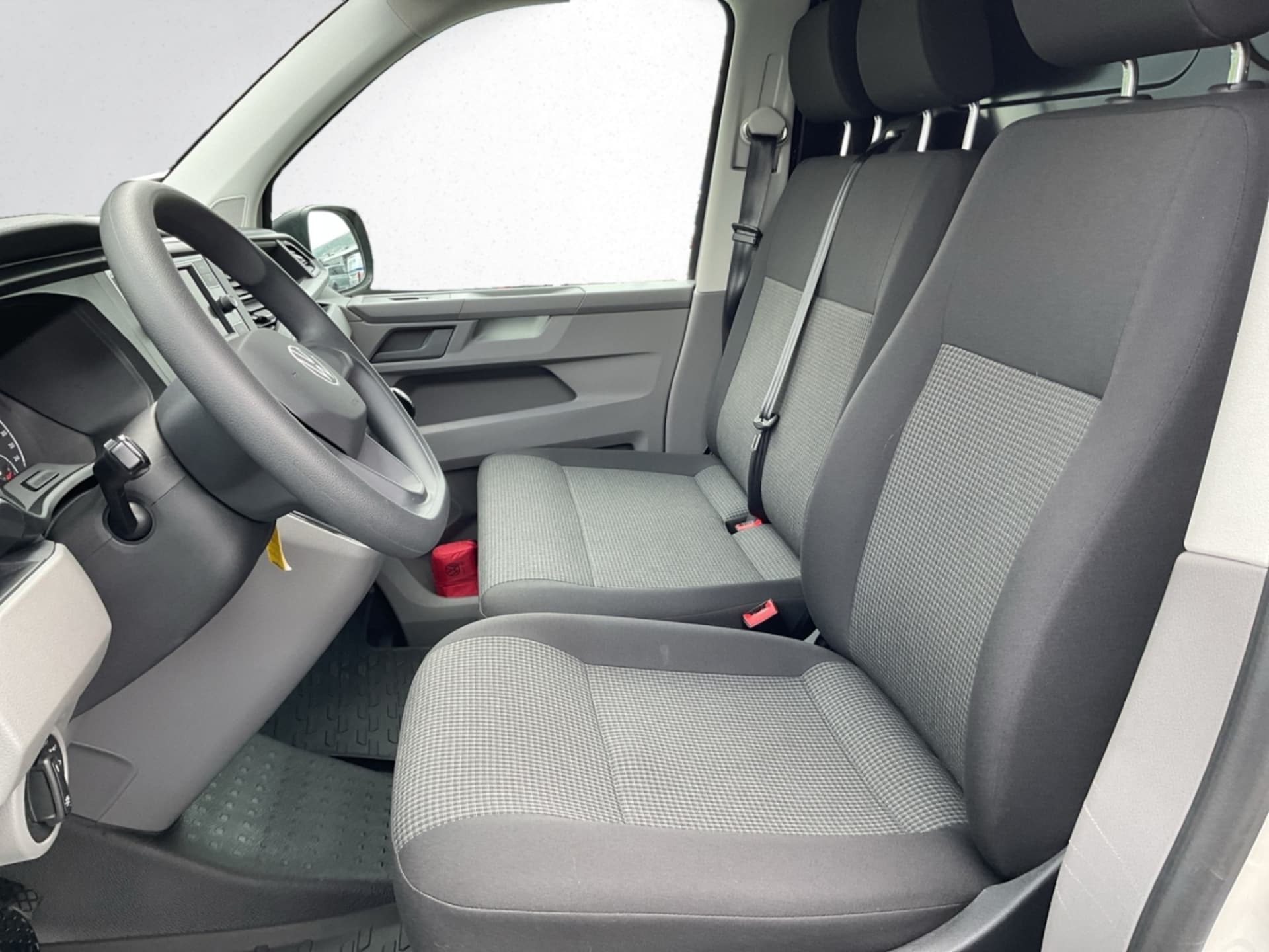 Volkswagen T6.1 Transporter Kasten langer Radstand
