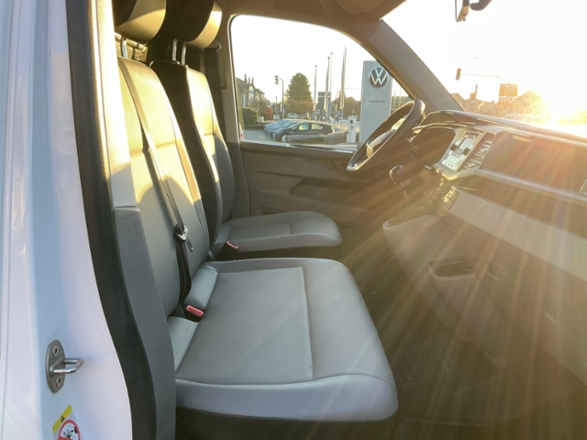 Volkswagen T6.1 Transporter Kasten langer Radstand